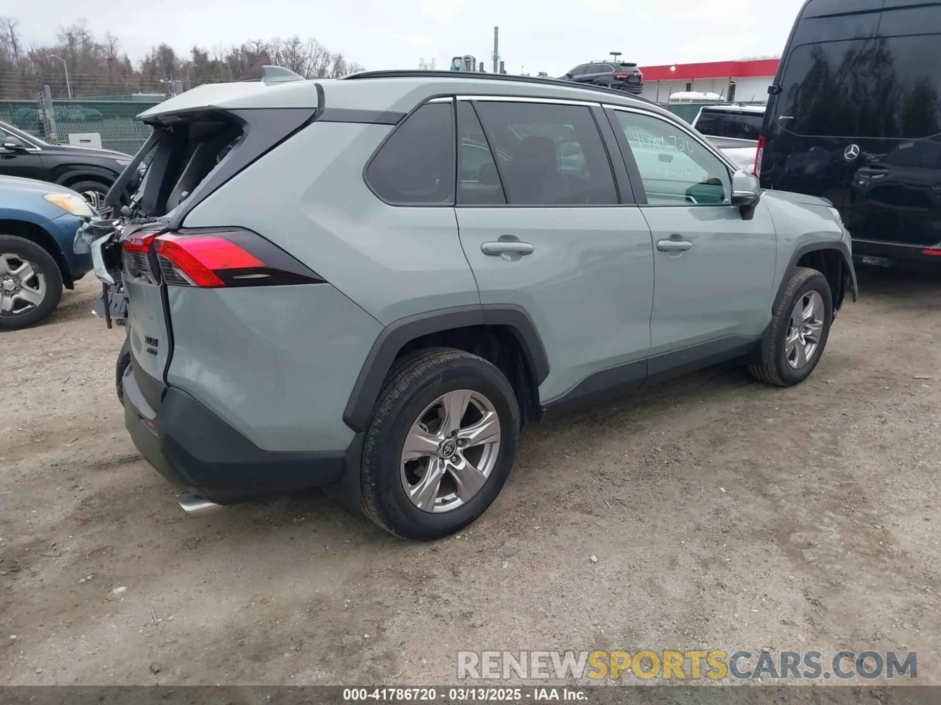 4 Photograph of a damaged car 2T3P1RFV7NW294423 TOYOTA RAV4 2022