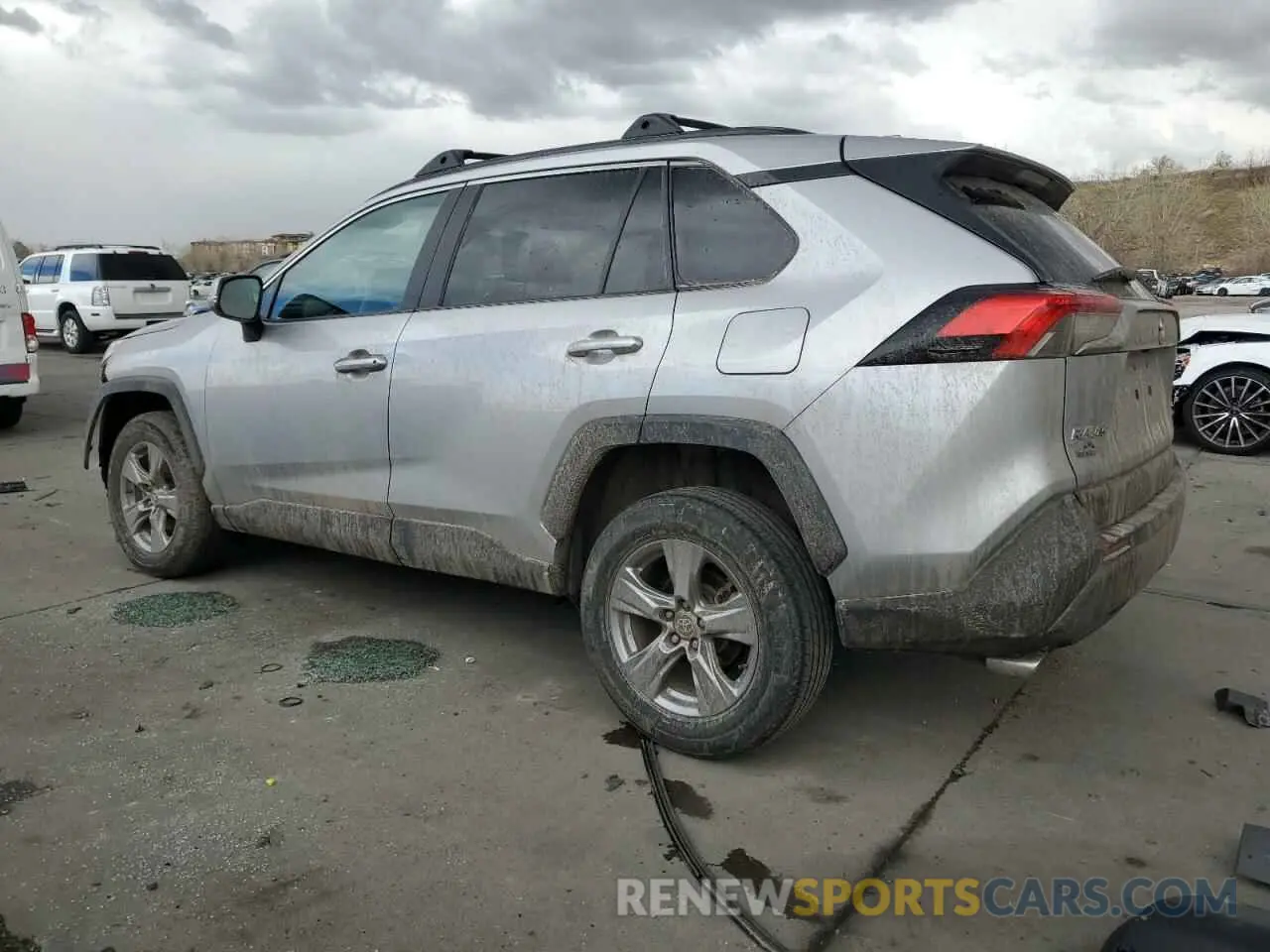 2 Photograph of a damaged car 2T3P1RFV8NC266261 TOYOTA RAV4 2022