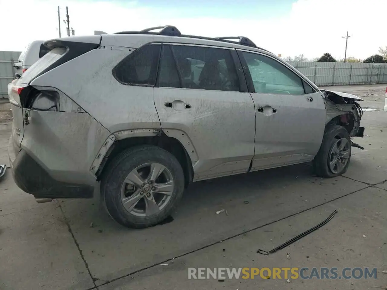 3 Photograph of a damaged car 2T3P1RFV8NC266261 TOYOTA RAV4 2022