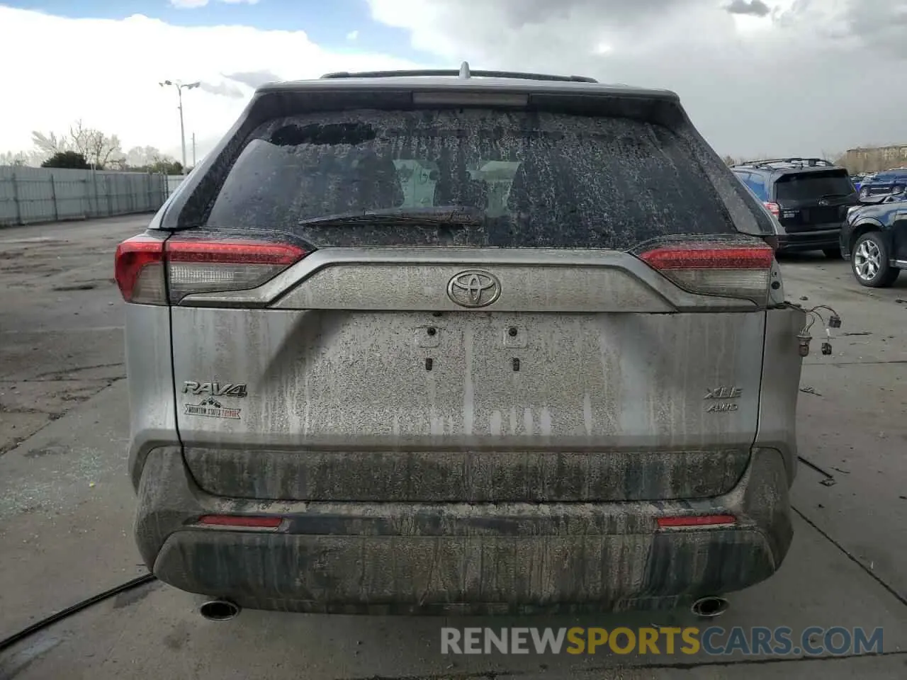 6 Photograph of a damaged car 2T3P1RFV8NC266261 TOYOTA RAV4 2022