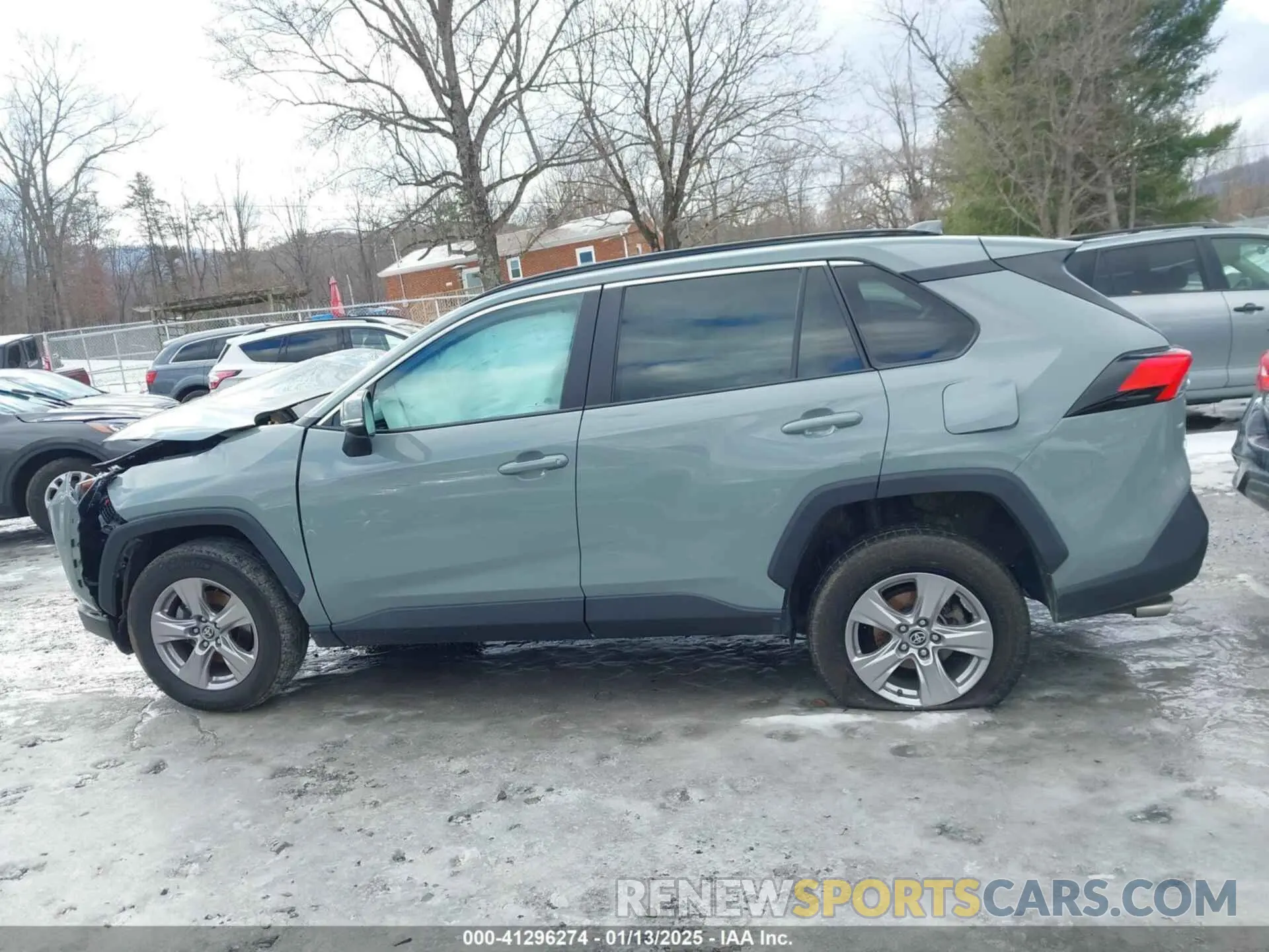 14 Photograph of a damaged car 2T3P1RFV8NW272995 TOYOTA RAV4 2022