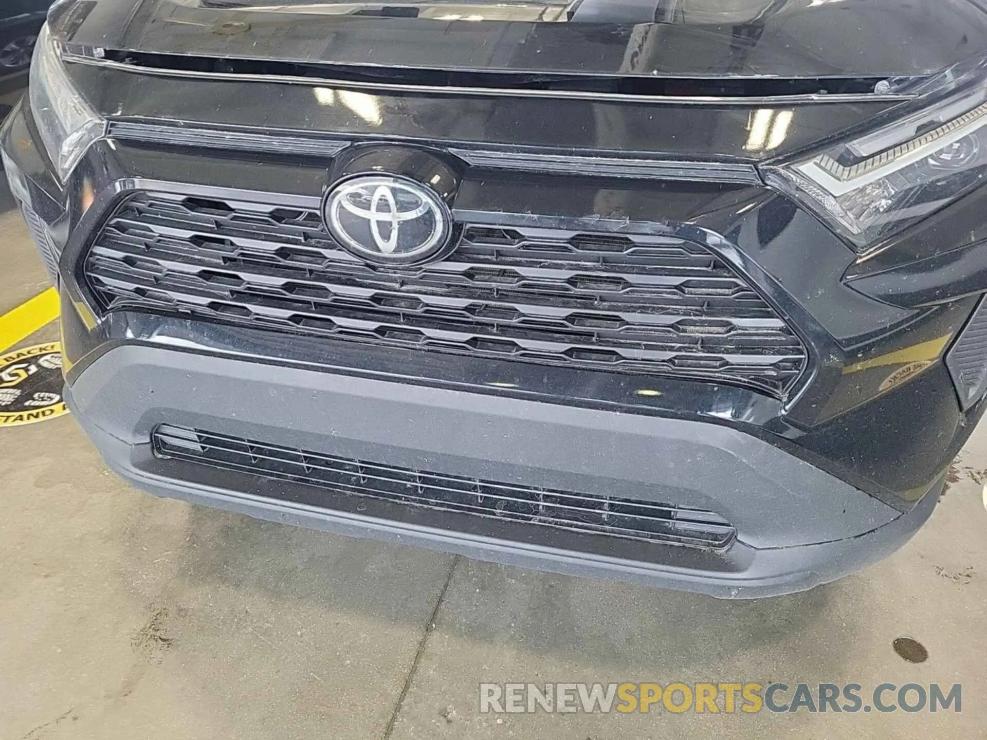 19 Photograph of a damaged car 2T3P1RFVXNC282560 TOYOTA RAV4 2022