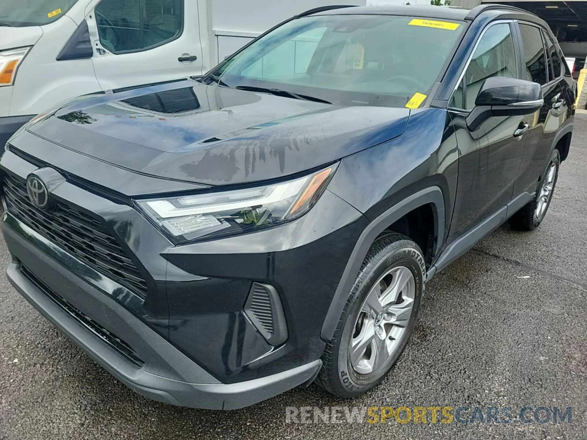 28 Photograph of a damaged car 2T3P1RFVXNC282560 TOYOTA RAV4 2022