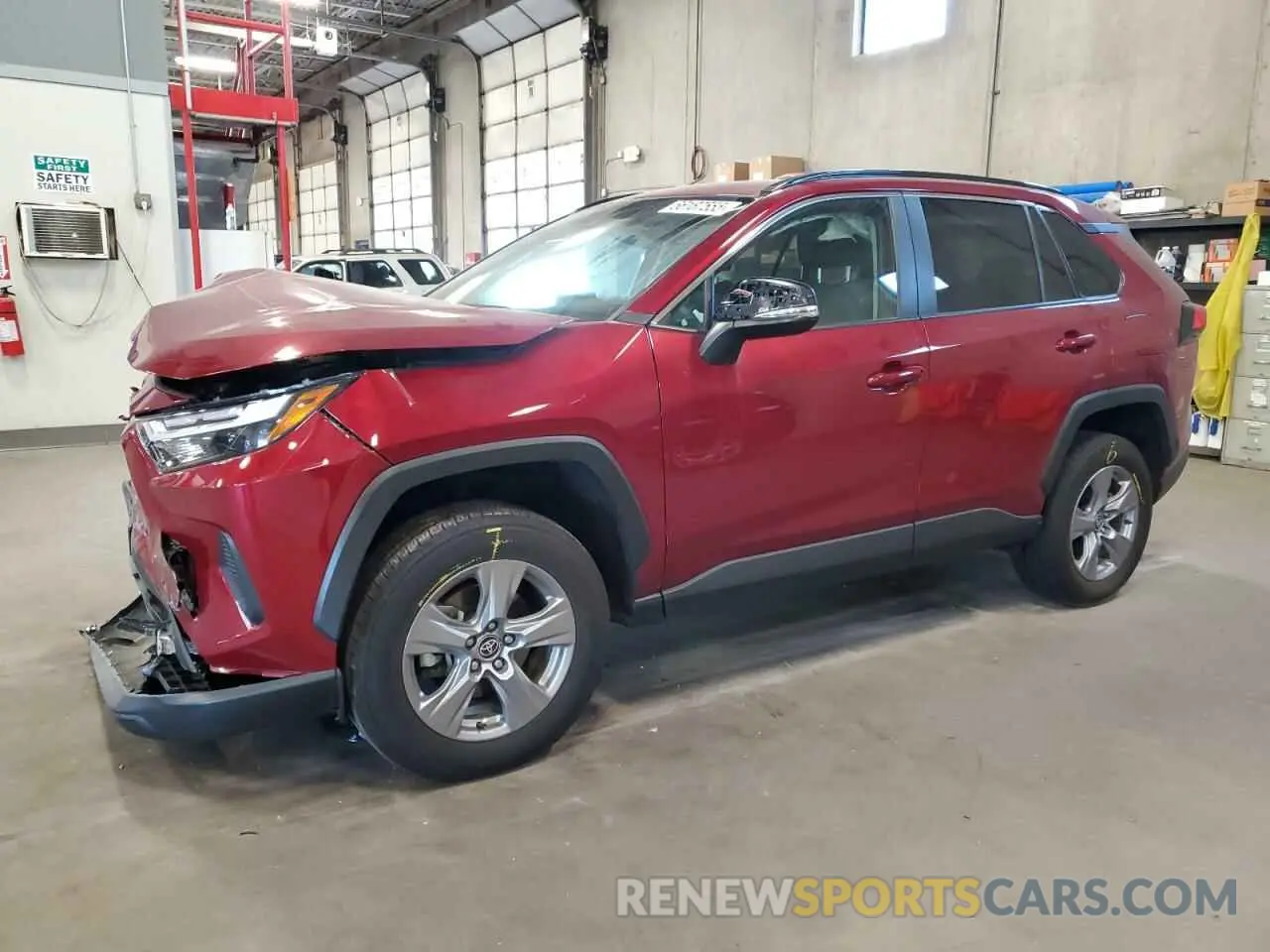 1 Photograph of a damaged car 2T3P1RFVXNW281133 TOYOTA RAV4 2022