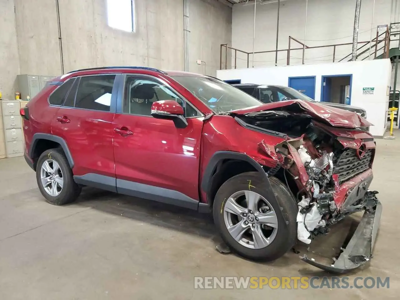 4 Photograph of a damaged car 2T3P1RFVXNW281133 TOYOTA RAV4 2022