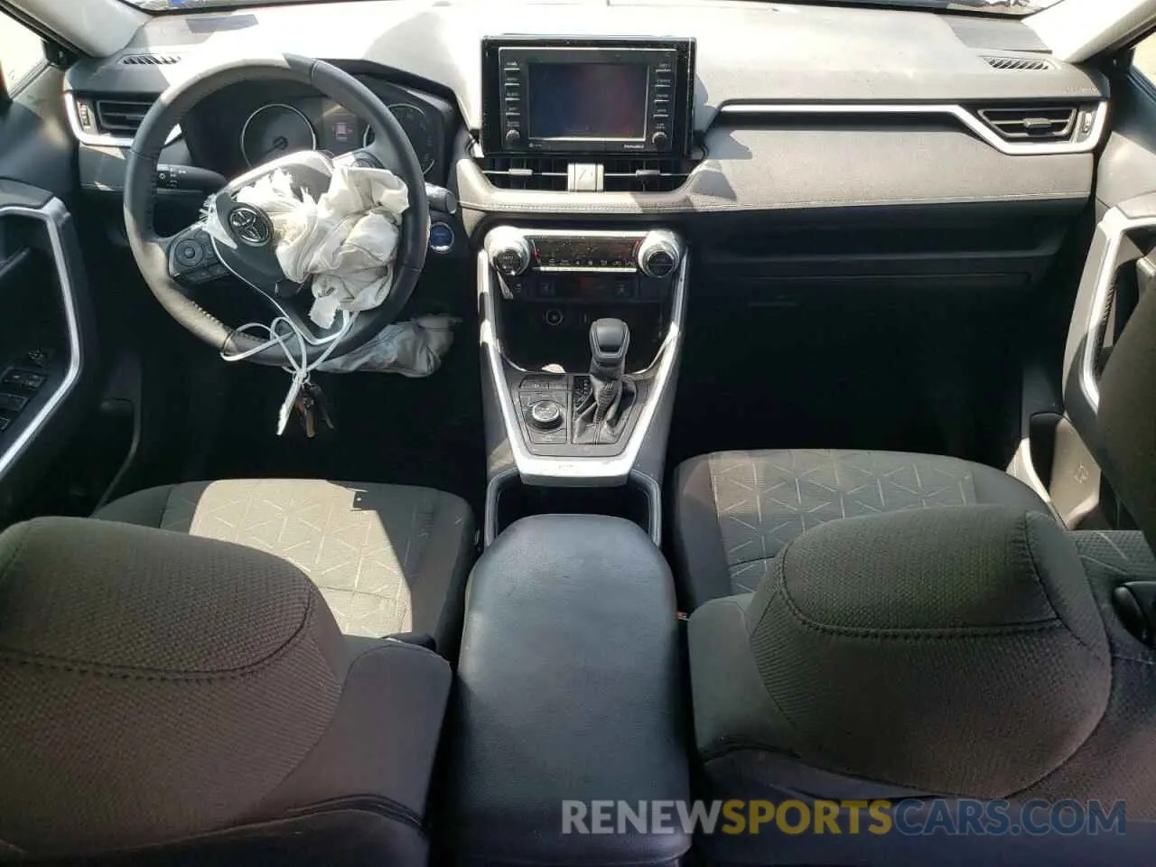 8 Photograph of a damaged car 2T3RWRFV6NW134902 TOYOTA RAV4 2022
