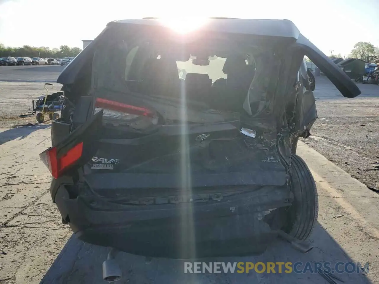 6 Photograph of a damaged car 2T3RWRFV8NW133816 TOYOTA RAV4 2022