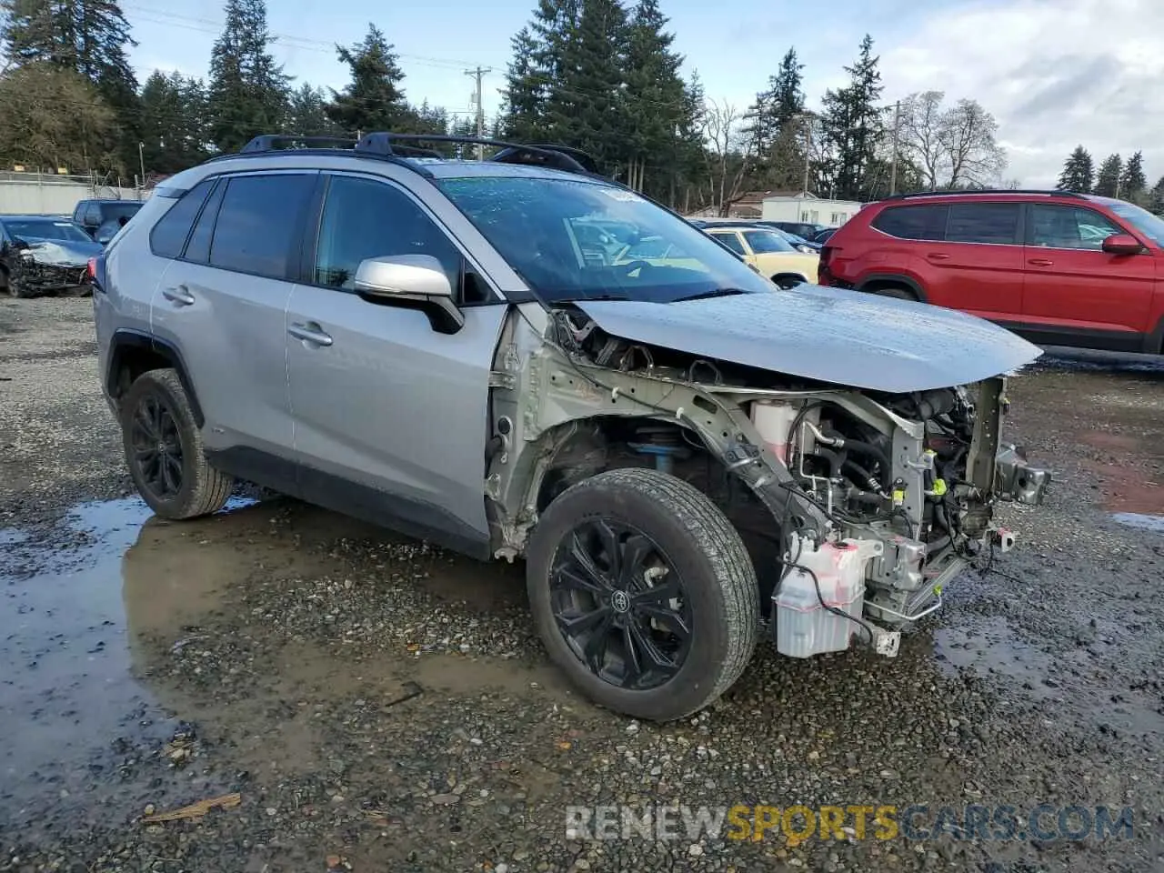 4 Photograph of a damaged car 2T3T6RFV4NW031435 TOYOTA RAV4 2022