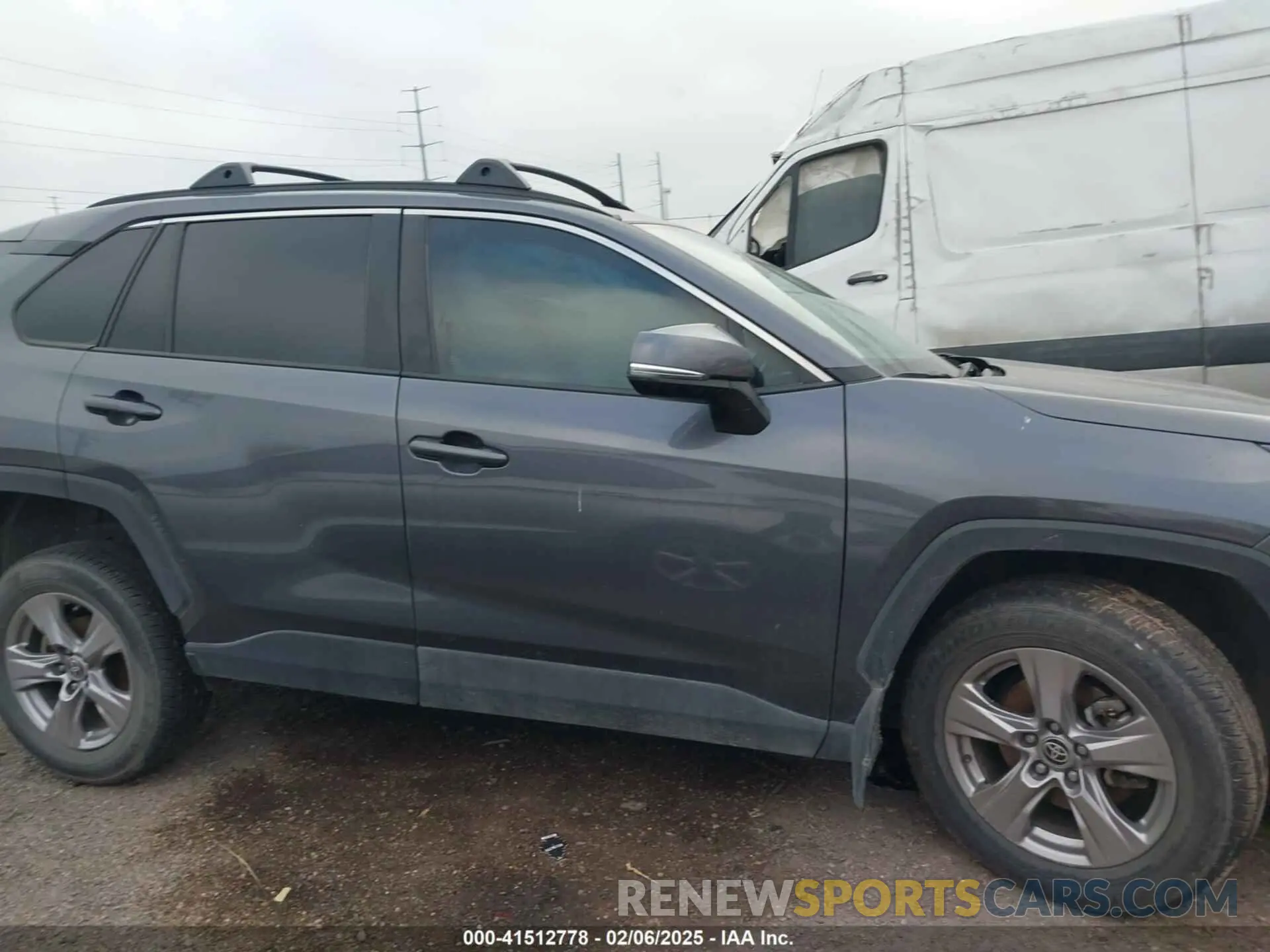 13 Фотография поврежденного автомобиля 2T3W1RFV0NC189235 TOYOTA RAV4 2022