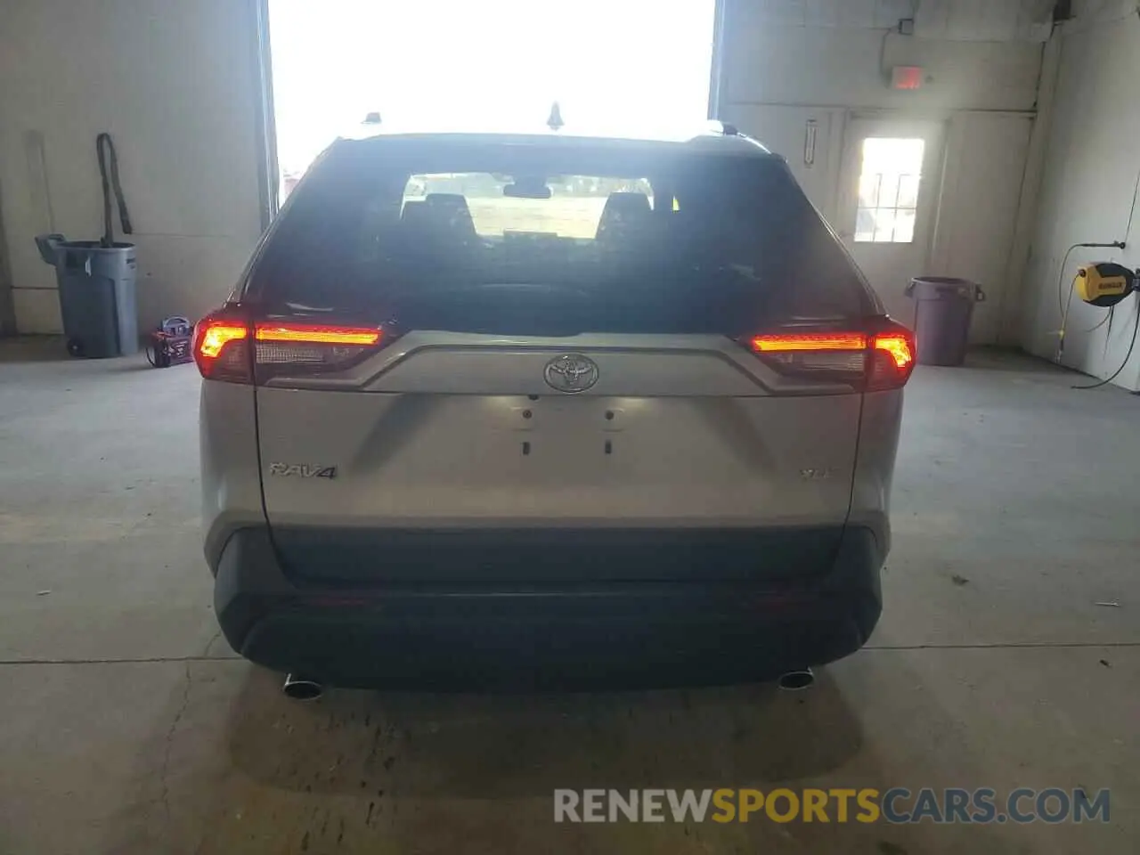 6 Фотография поврежденного автомобиля 2T3W1RFV0NW190660 TOYOTA RAV4 2022