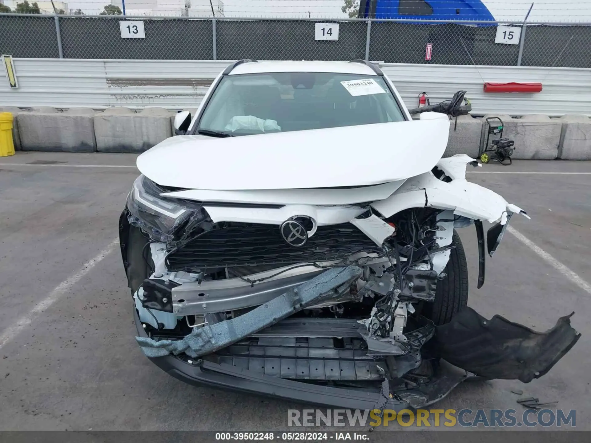 12 Photograph of a damaged car 2T3W1RFV0NW205366 TOYOTA RAV4 2022