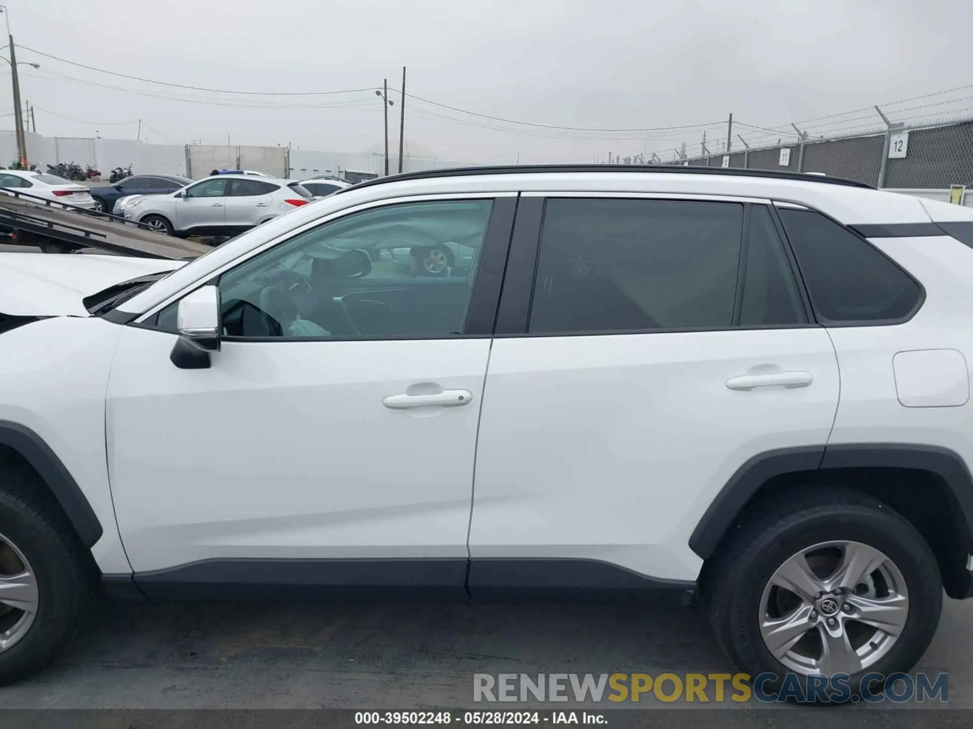 14 Photograph of a damaged car 2T3W1RFV0NW205366 TOYOTA RAV4 2022