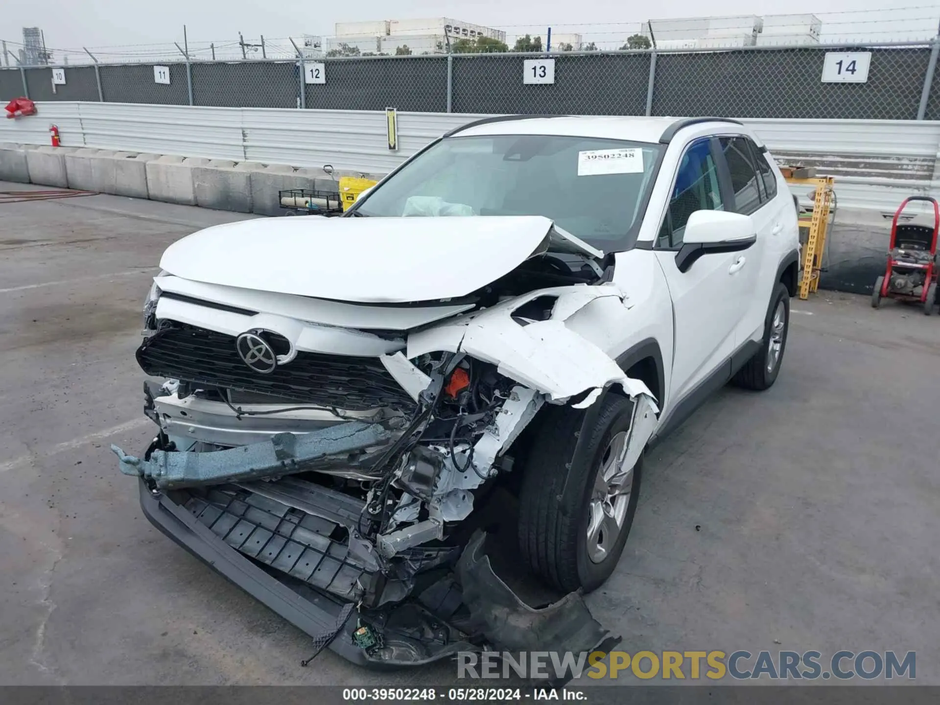 2 Photograph of a damaged car 2T3W1RFV0NW205366 TOYOTA RAV4 2022