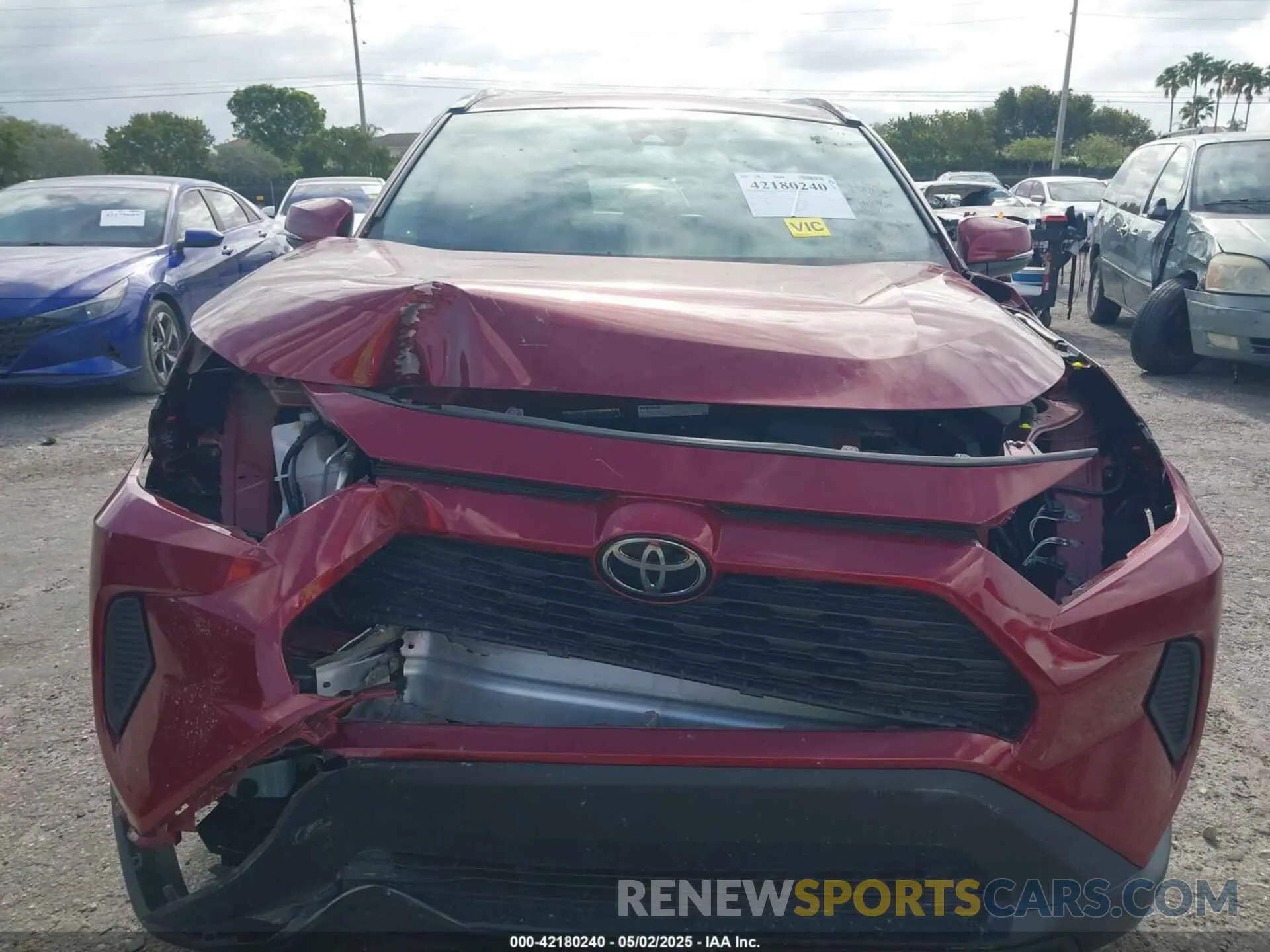 12 Photograph of a damaged car 2T3W1RFV0NW232535 TOYOTA RAV4 2022