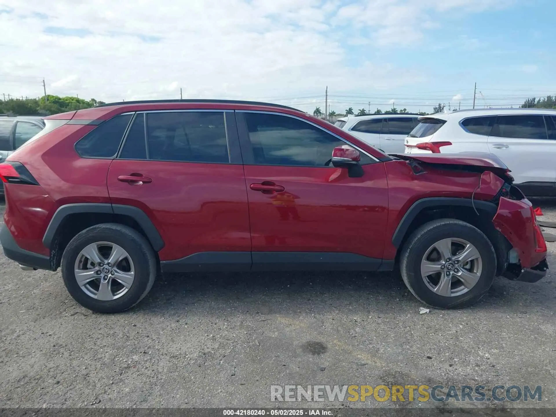 13 Photograph of a damaged car 2T3W1RFV0NW232535 TOYOTA RAV4 2022