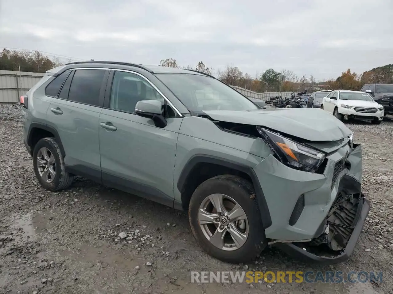 4 Photograph of a damaged car 2T3W1RFV1NW236111 TOYOTA RAV4 2022
