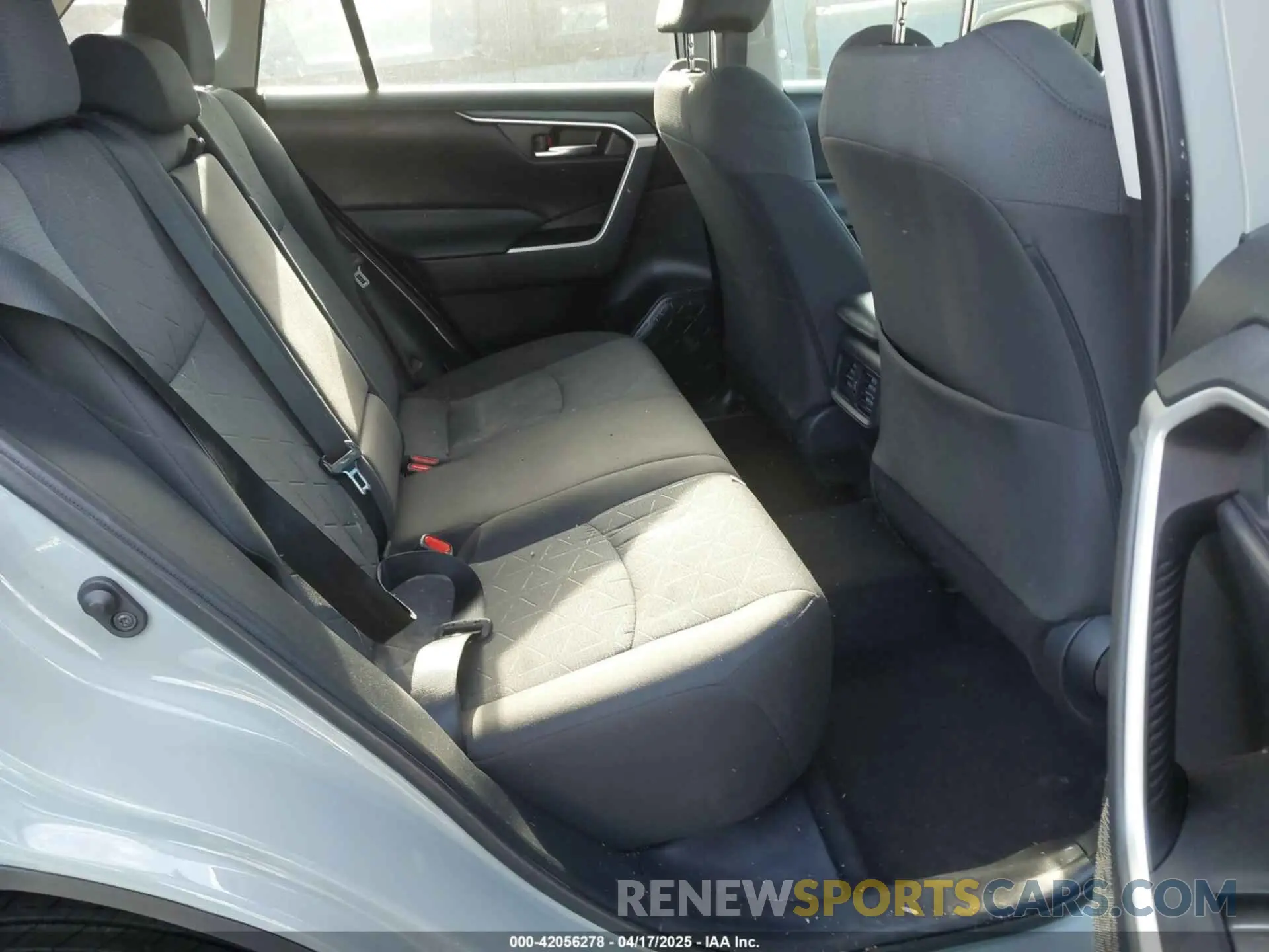 8 Фотография поврежденного автомобиля 2T3W1RFV3NW203501 TOYOTA RAV4 2022