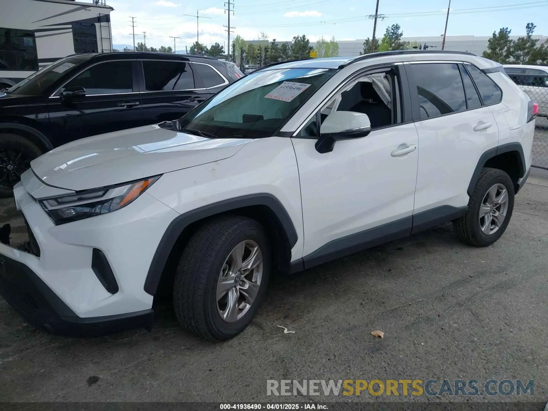 2 Photograph of a damaged car 2T3W1RFV3NW220752 TOYOTA RAV4 2022
