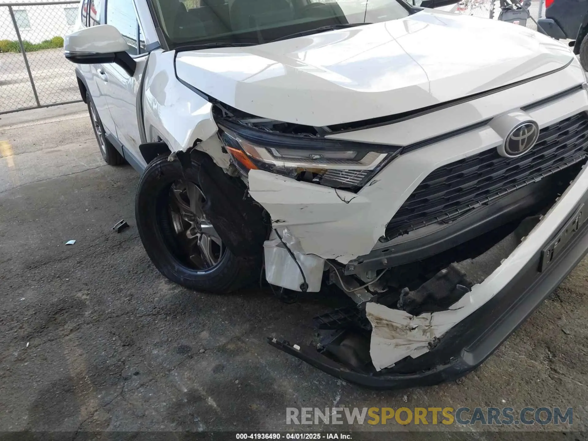 6 Photograph of a damaged car 2T3W1RFV3NW220752 TOYOTA RAV4 2022