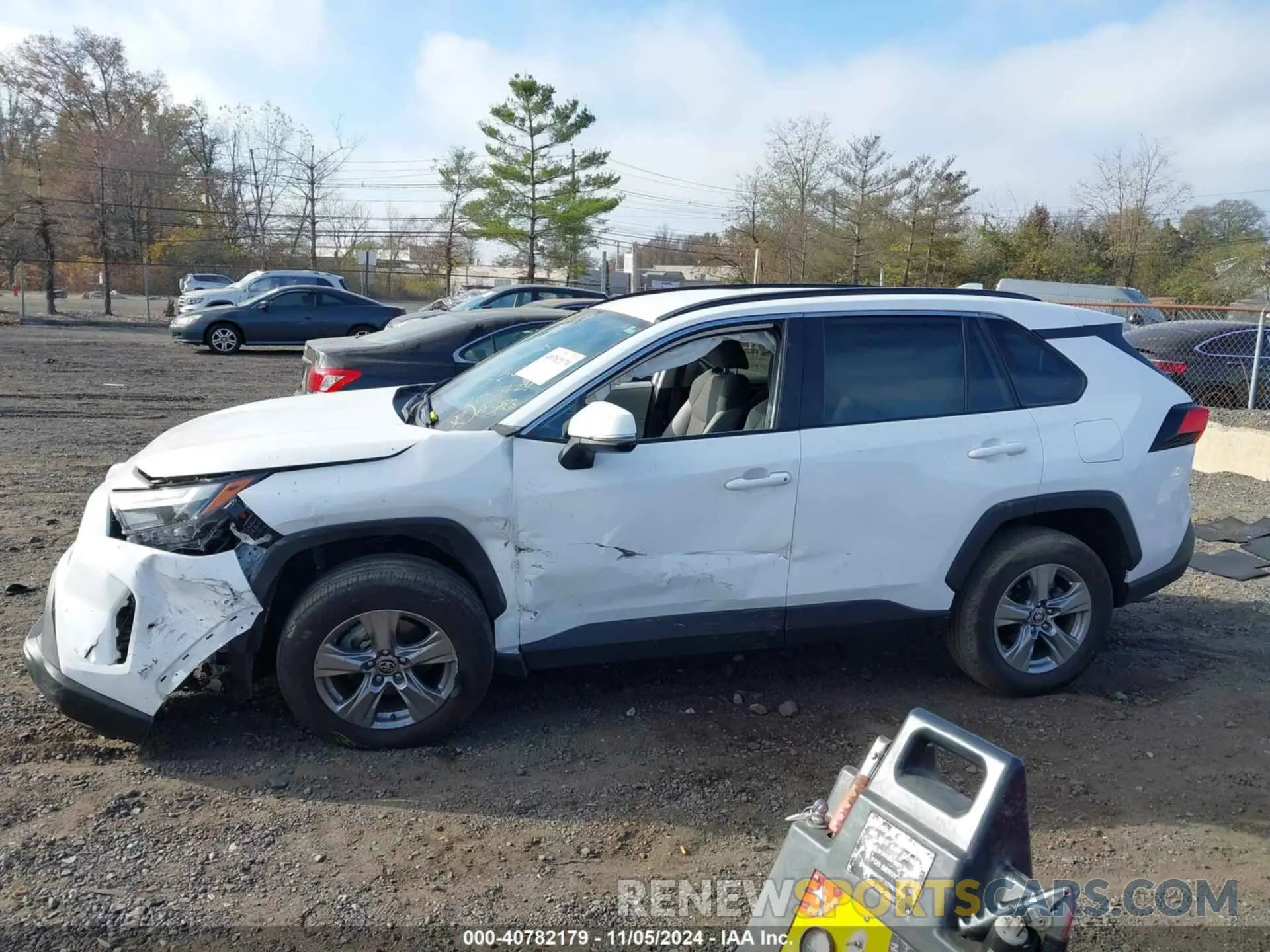 14 Photograph of a damaged car 2T3W1RFV4NC182689 TOYOTA RAV4 2022