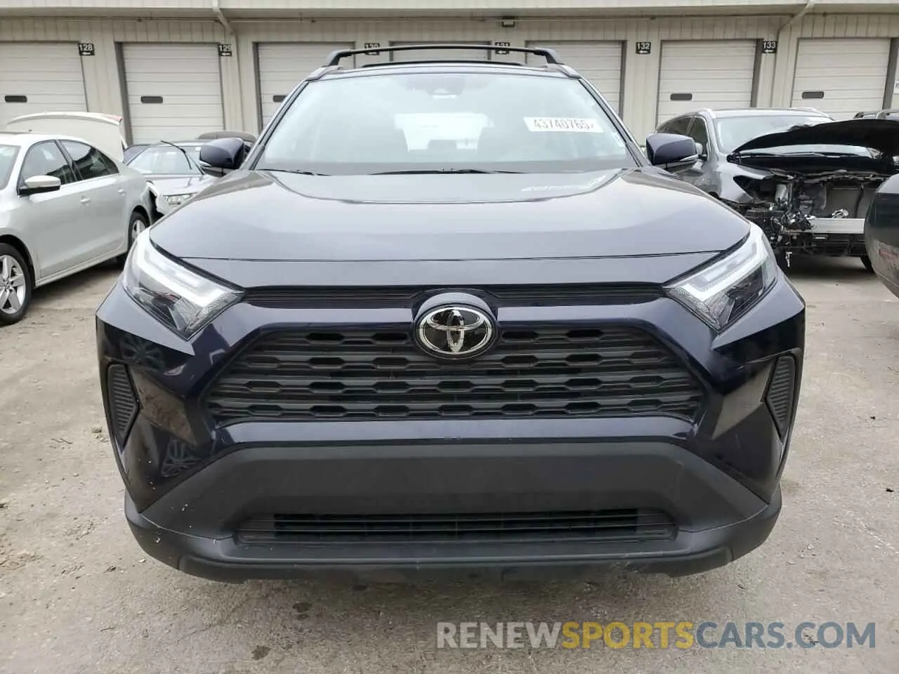 5 Photograph of a damaged car 2T3W1RFV4NW222266 TOYOTA RAV4 2022