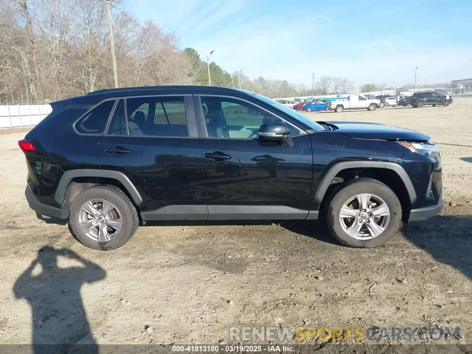 14 Photograph of a damaged car 2T3W1RFV5NC187299 TOYOTA RAV4 2022