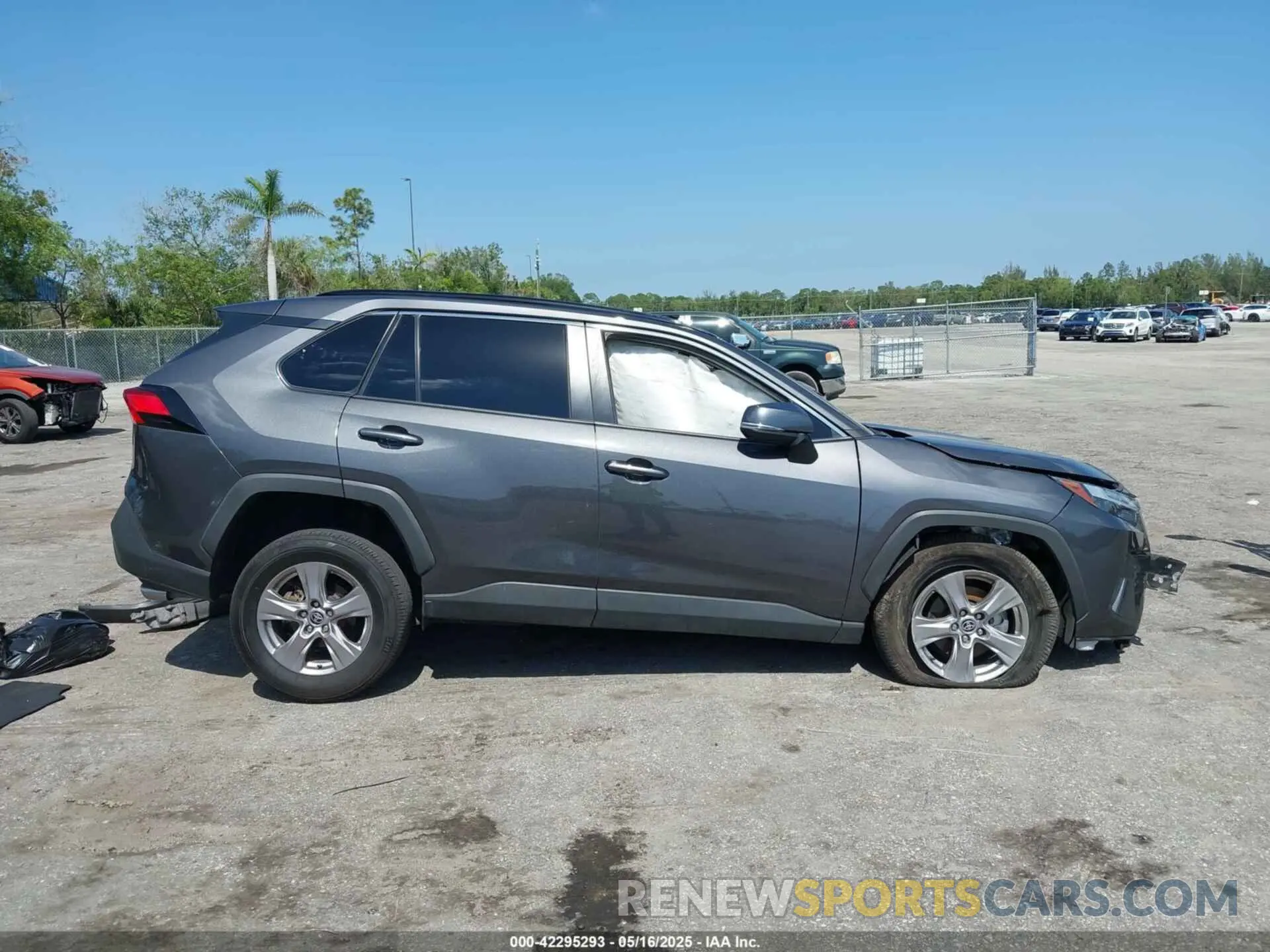 14 Photograph of a damaged car 2T3W1RFV5NW202544 TOYOTA RAV4 2022