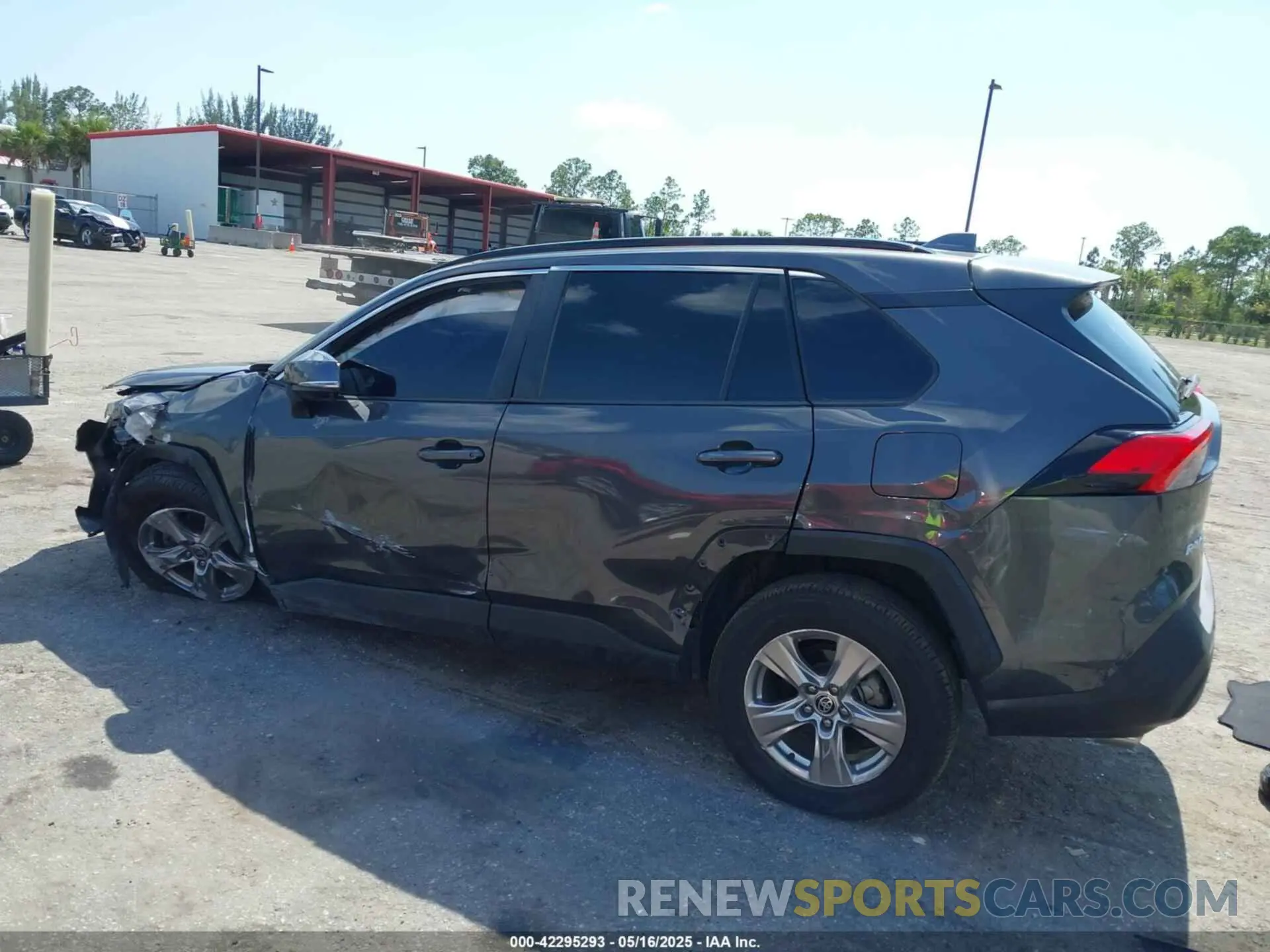 15 Photograph of a damaged car 2T3W1RFV5NW202544 TOYOTA RAV4 2022