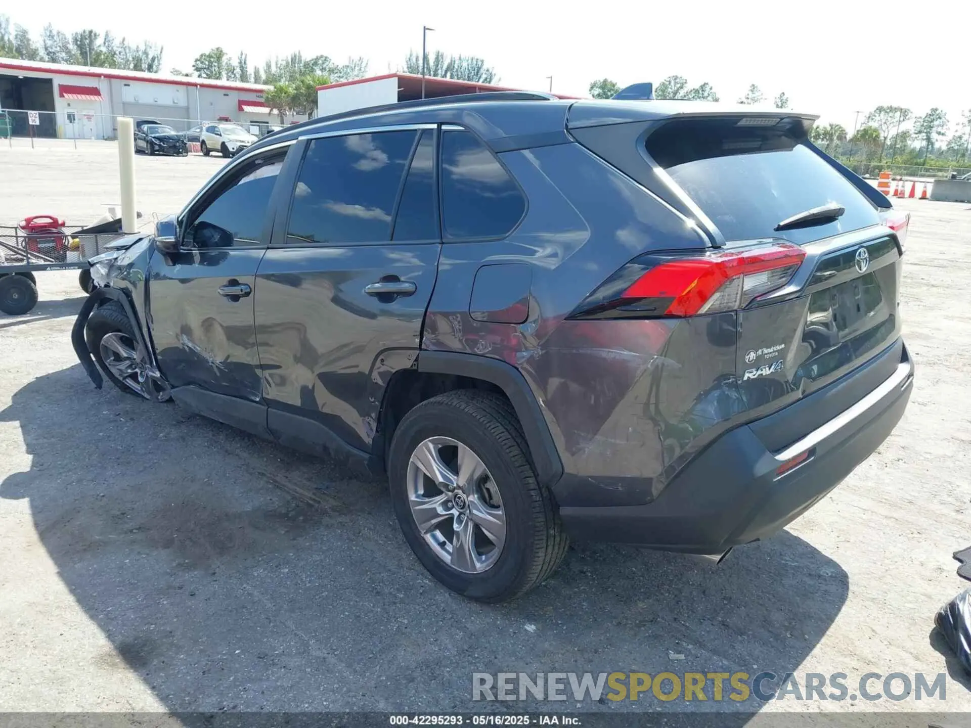 3 Photograph of a damaged car 2T3W1RFV5NW202544 TOYOTA RAV4 2022