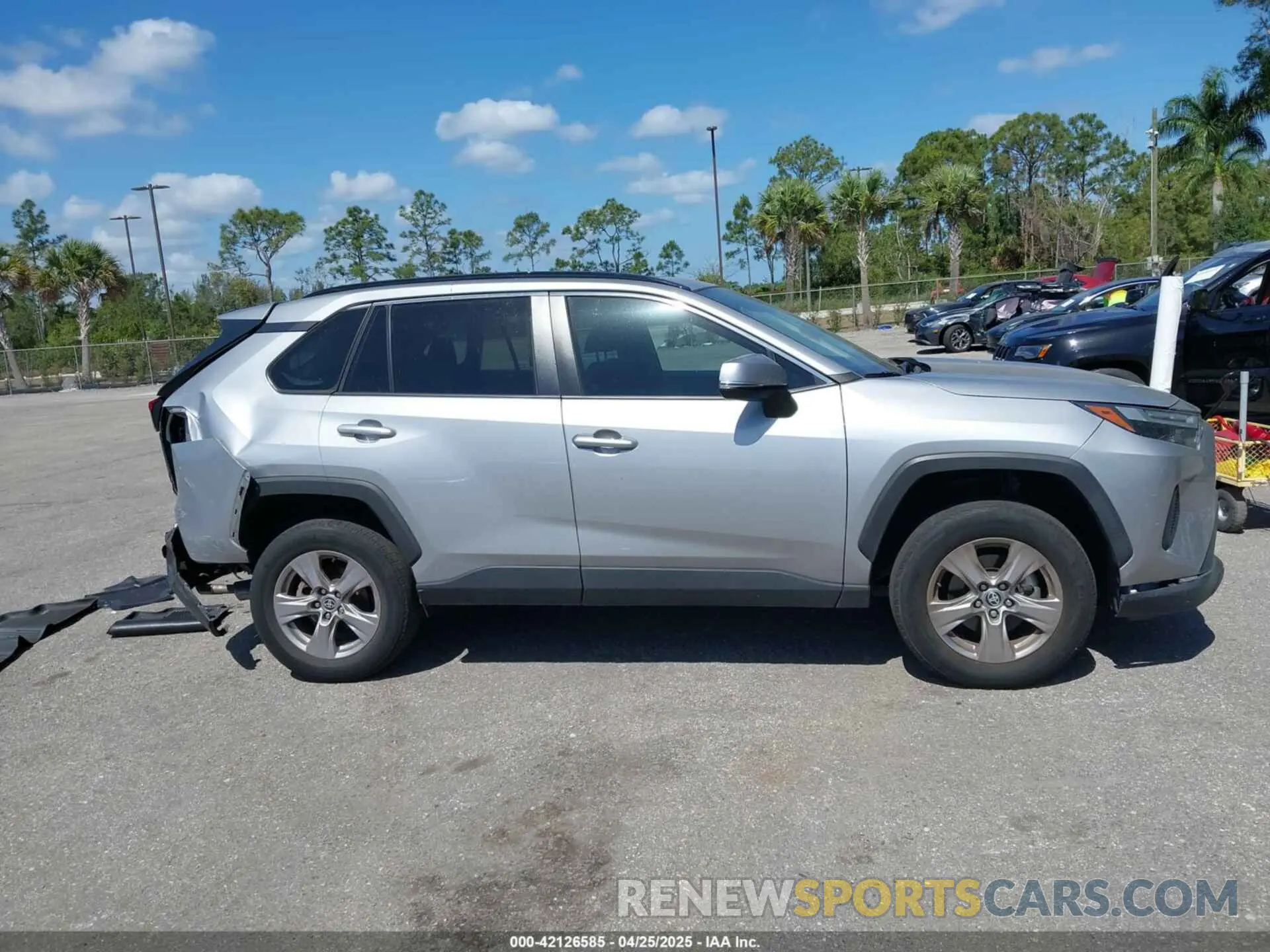 13 Photograph of a damaged car 2T3W1RFV5NW214323 TOYOTA RAV4 2022