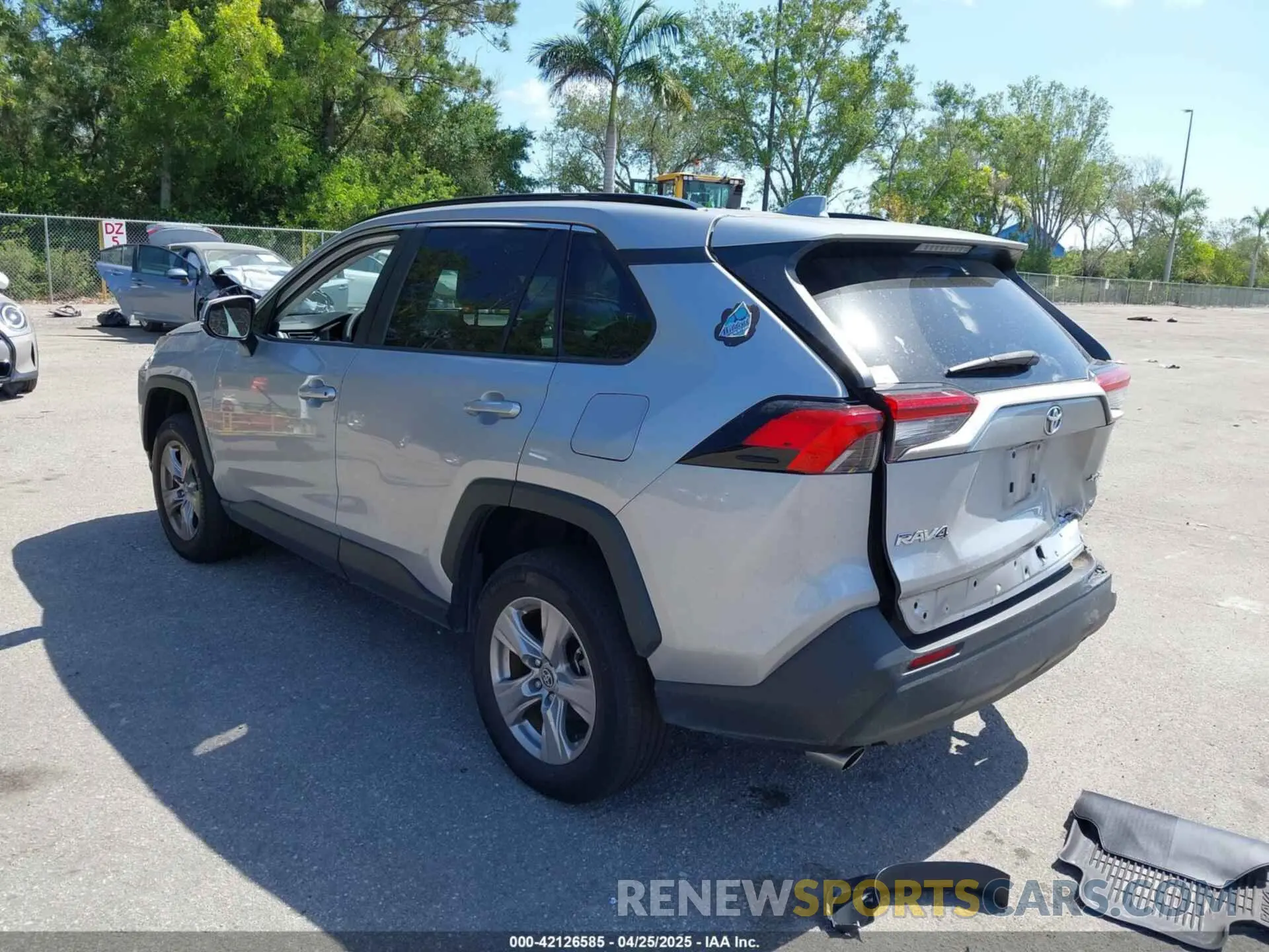 3 Photograph of a damaged car 2T3W1RFV5NW214323 TOYOTA RAV4 2022