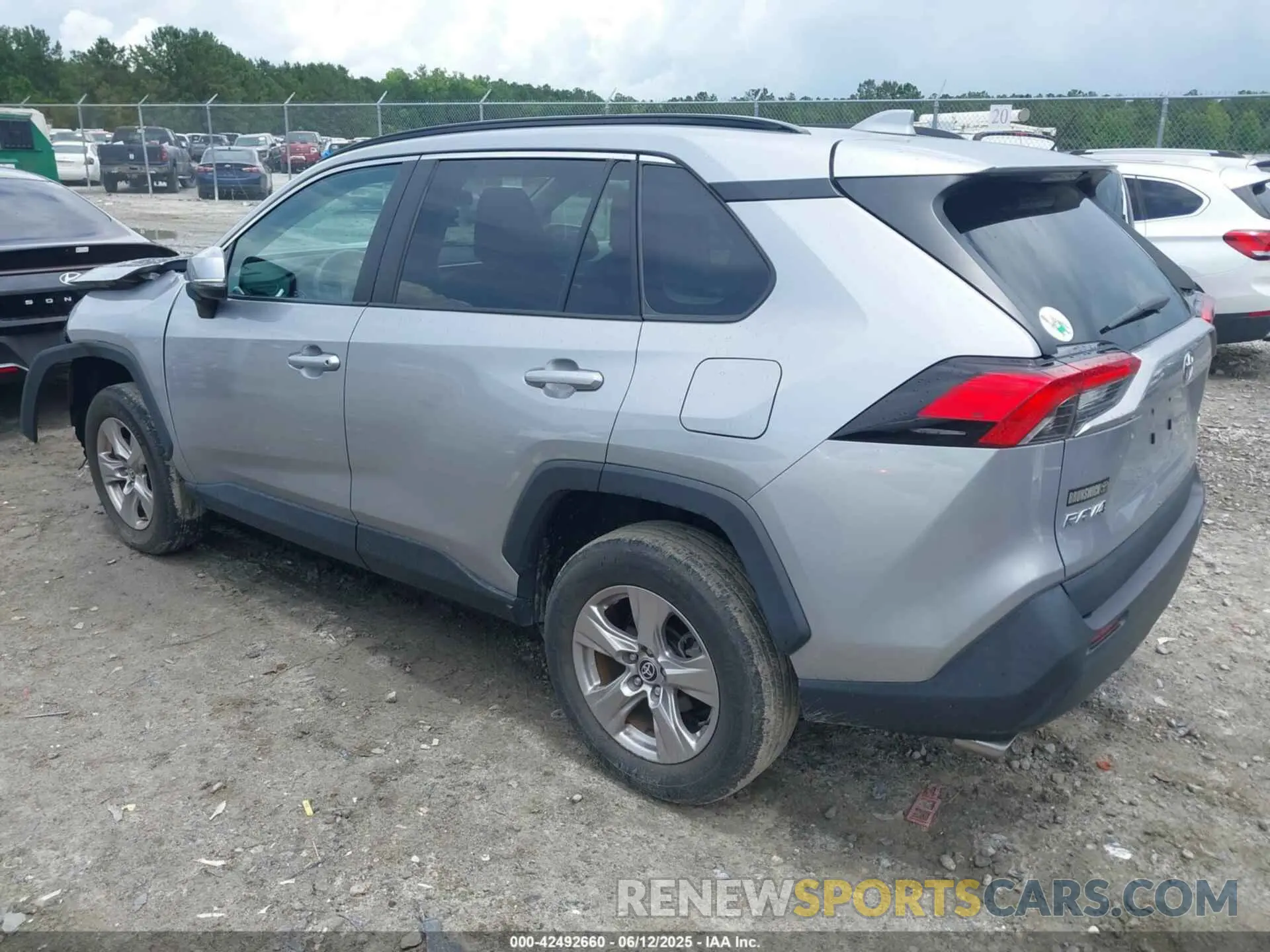 3 Photograph of a damaged car 2T3W1RFV6NC176814 TOYOTA RAV4 2022
