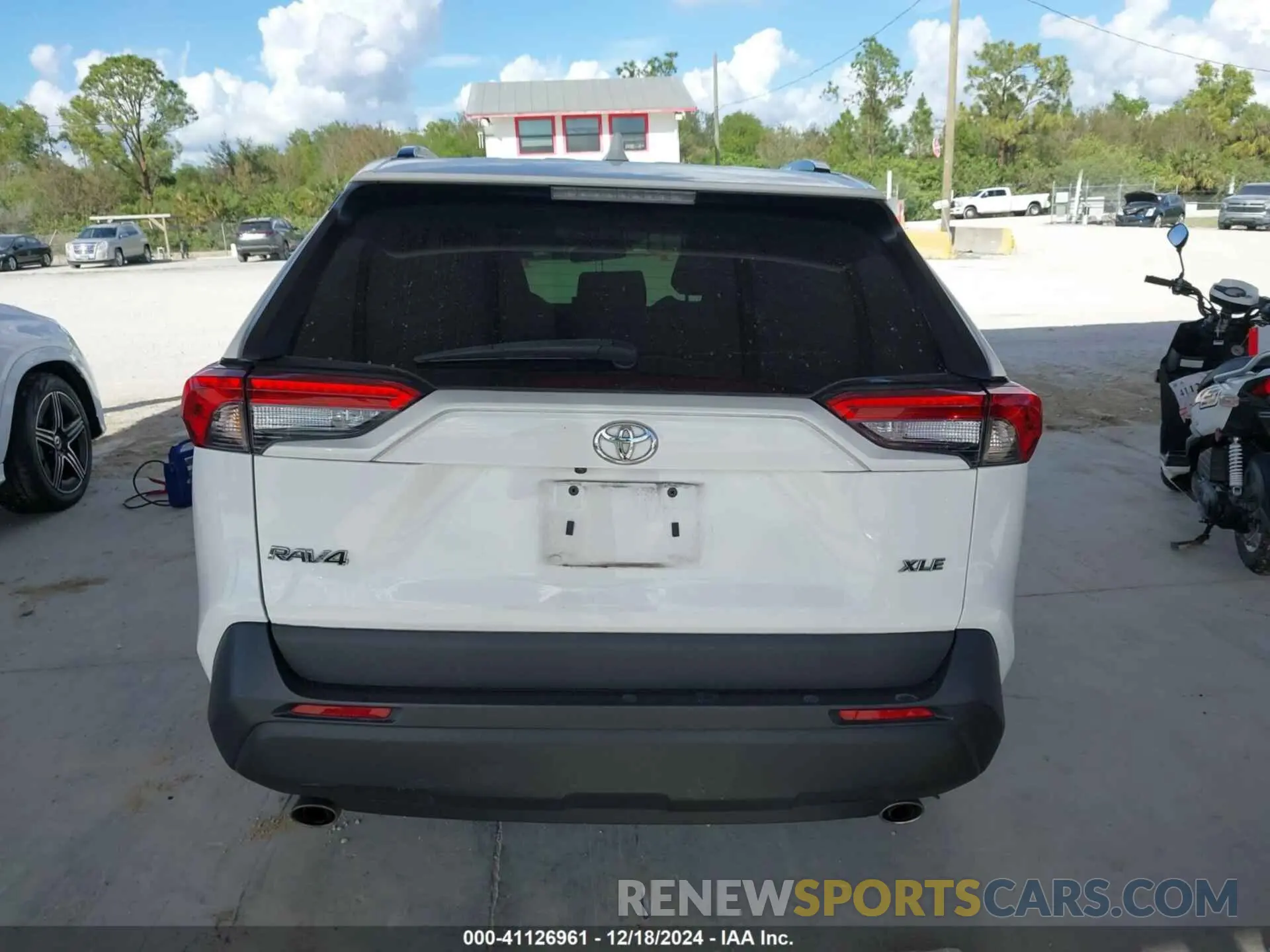 16 Photograph of a damaged car 2T3W1RFV6NW187794 TOYOTA RAV4 2022