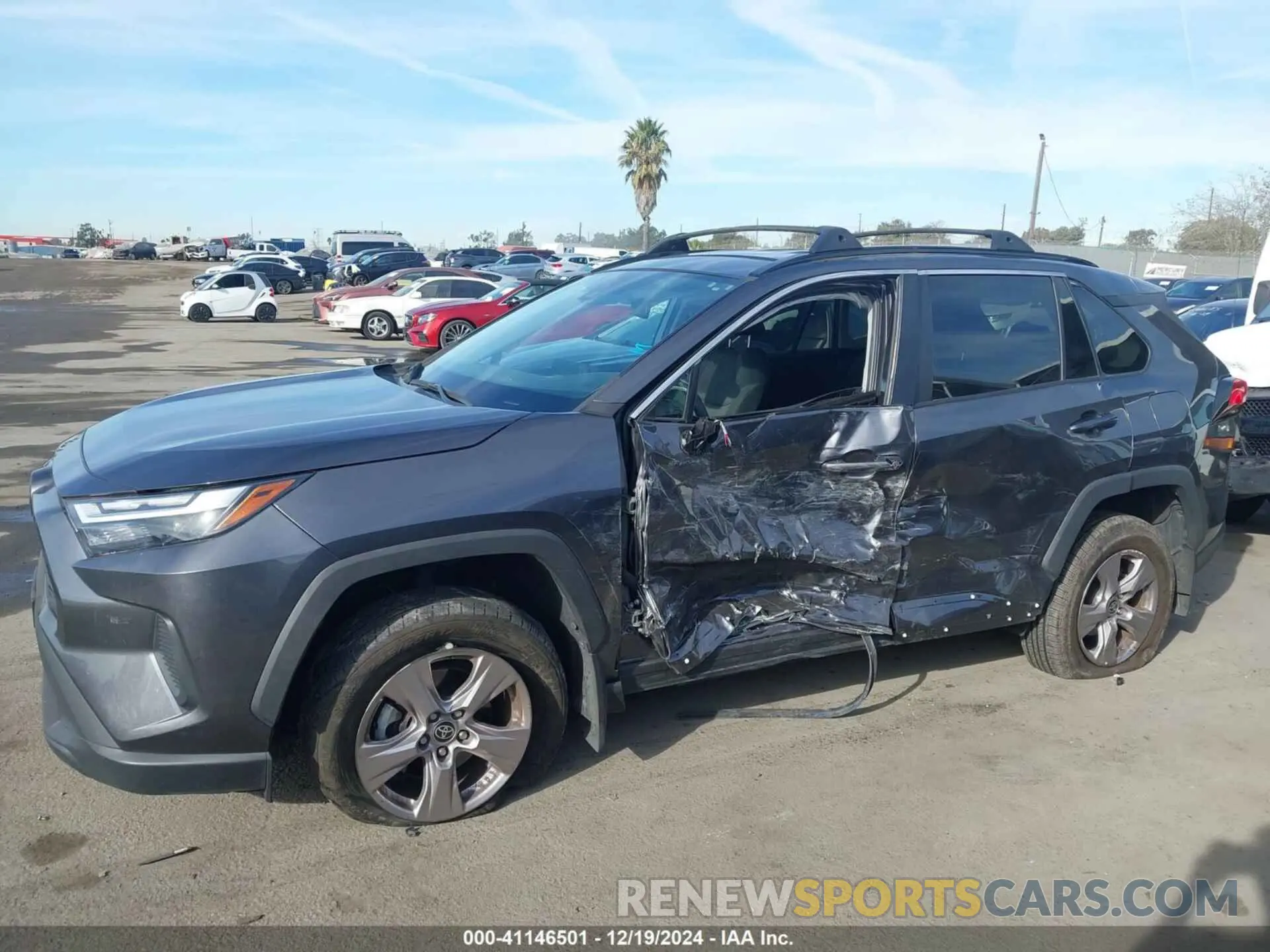 15 Photograph of a damaged car 2T3W1RFV7NC183478 TOYOTA RAV4 2022