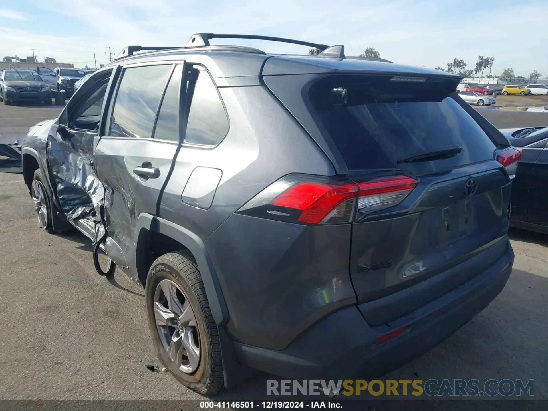 3 Photograph of a damaged car 2T3W1RFV7NC183478 TOYOTA RAV4 2022