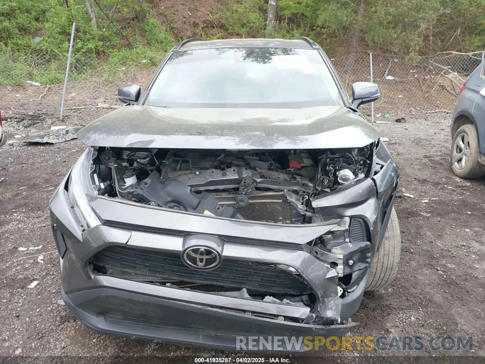 6 Photograph of a damaged car 2T3W1RFV7NC187935 TOYOTA RAV4 2022