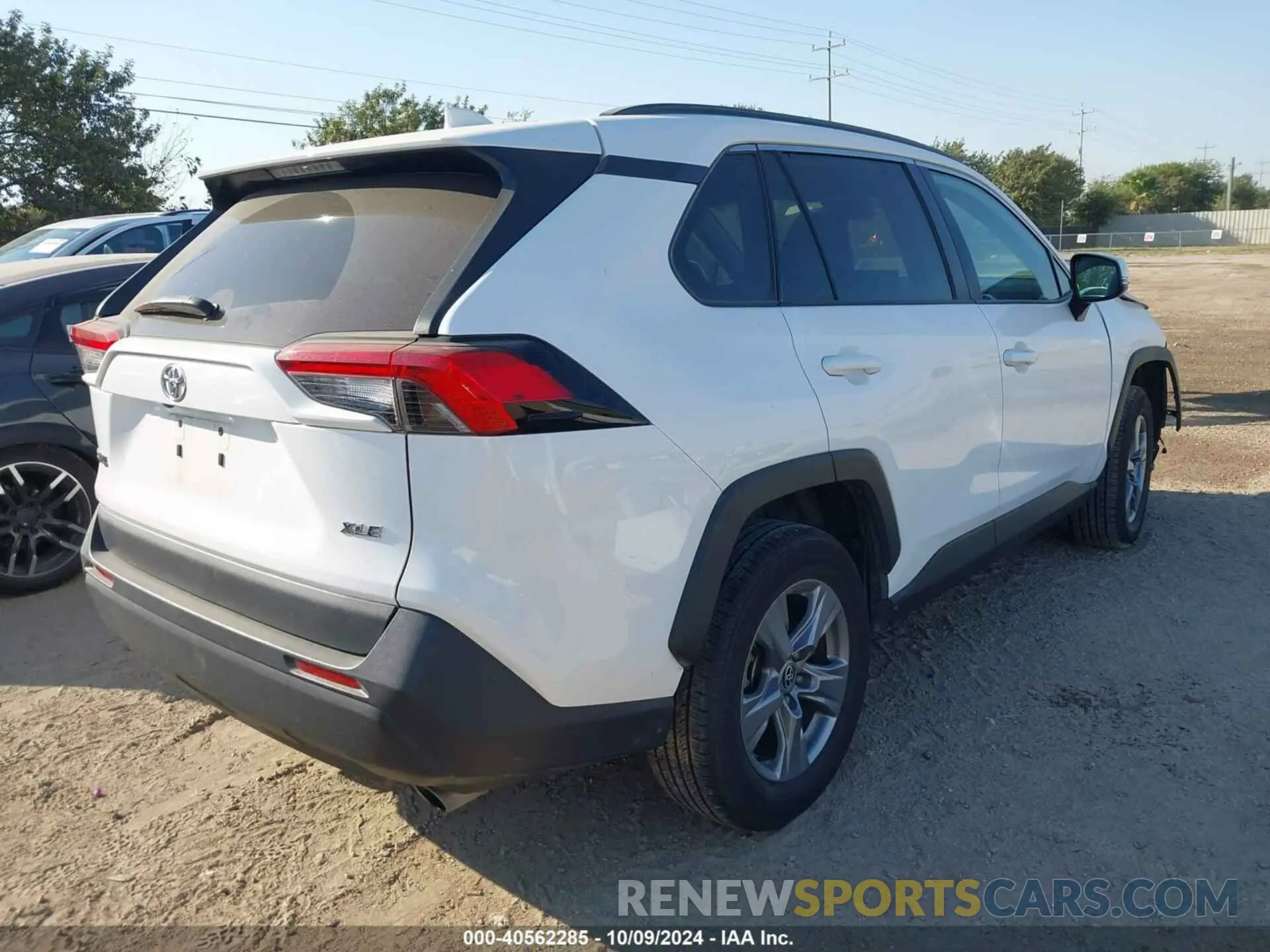 4 Photograph of a damaged car 2T3W1RFV8NC177561 TOYOTA RAV4 2022