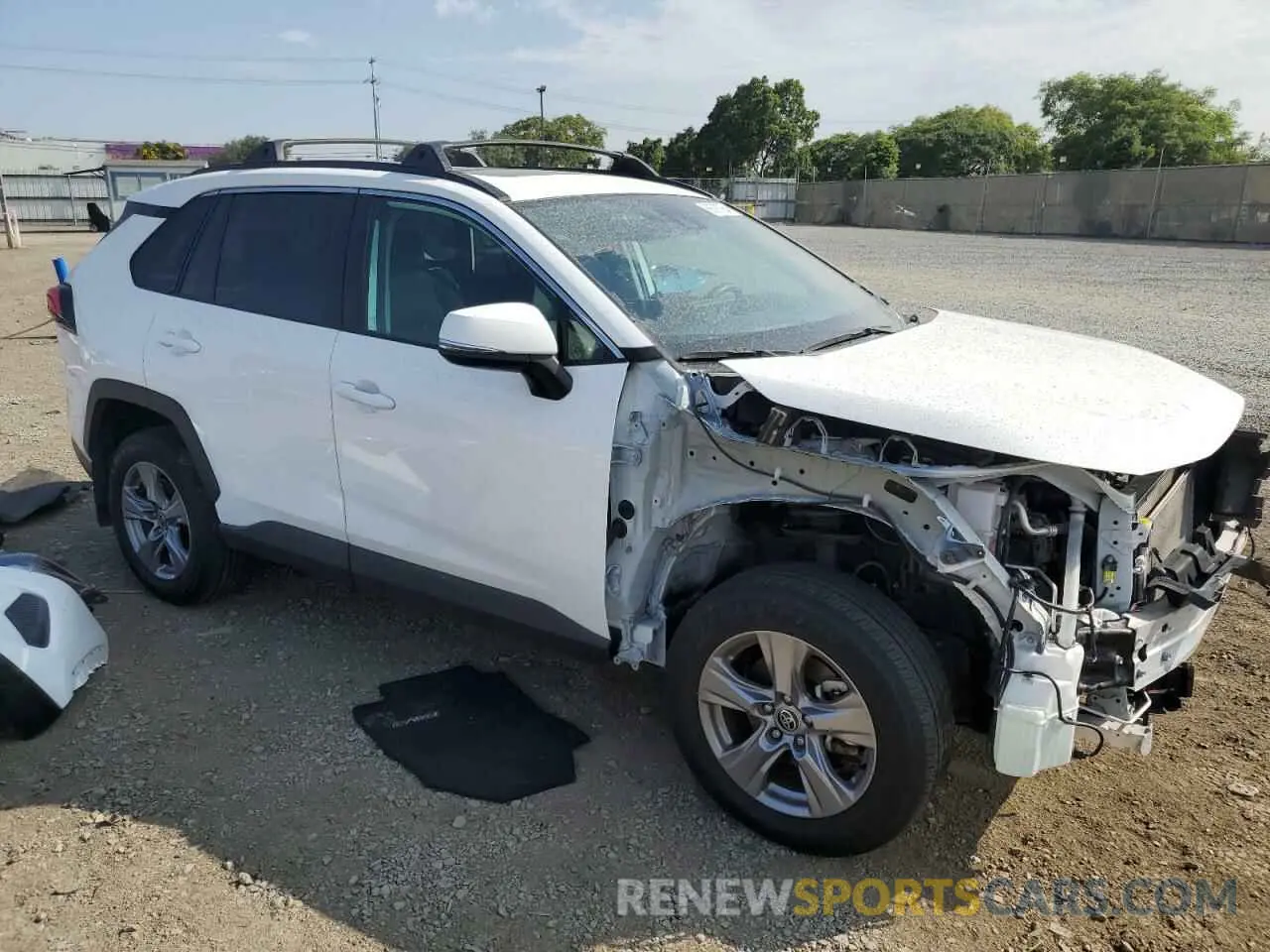 4 Photograph of a damaged car 2T3W1RFV8NC177690 TOYOTA RAV4 2022