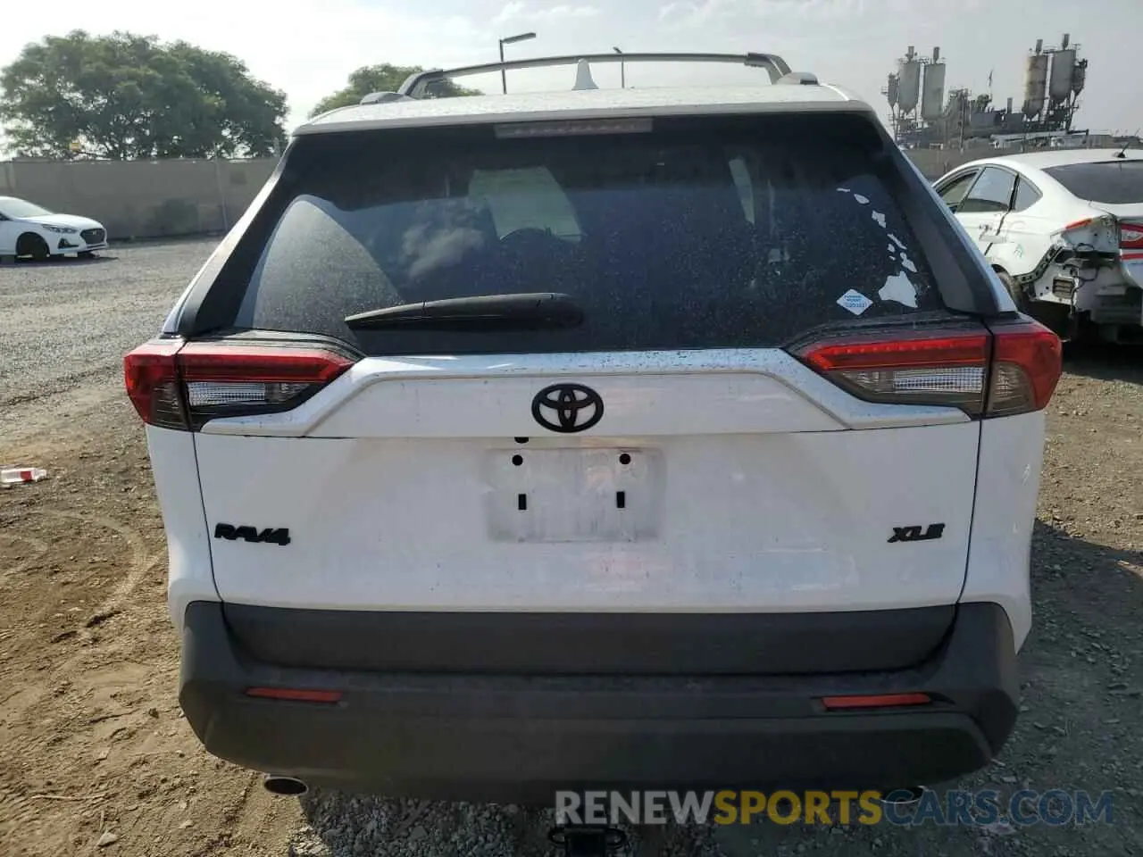 6 Photograph of a damaged car 2T3W1RFV8NC177690 TOYOTA RAV4 2022