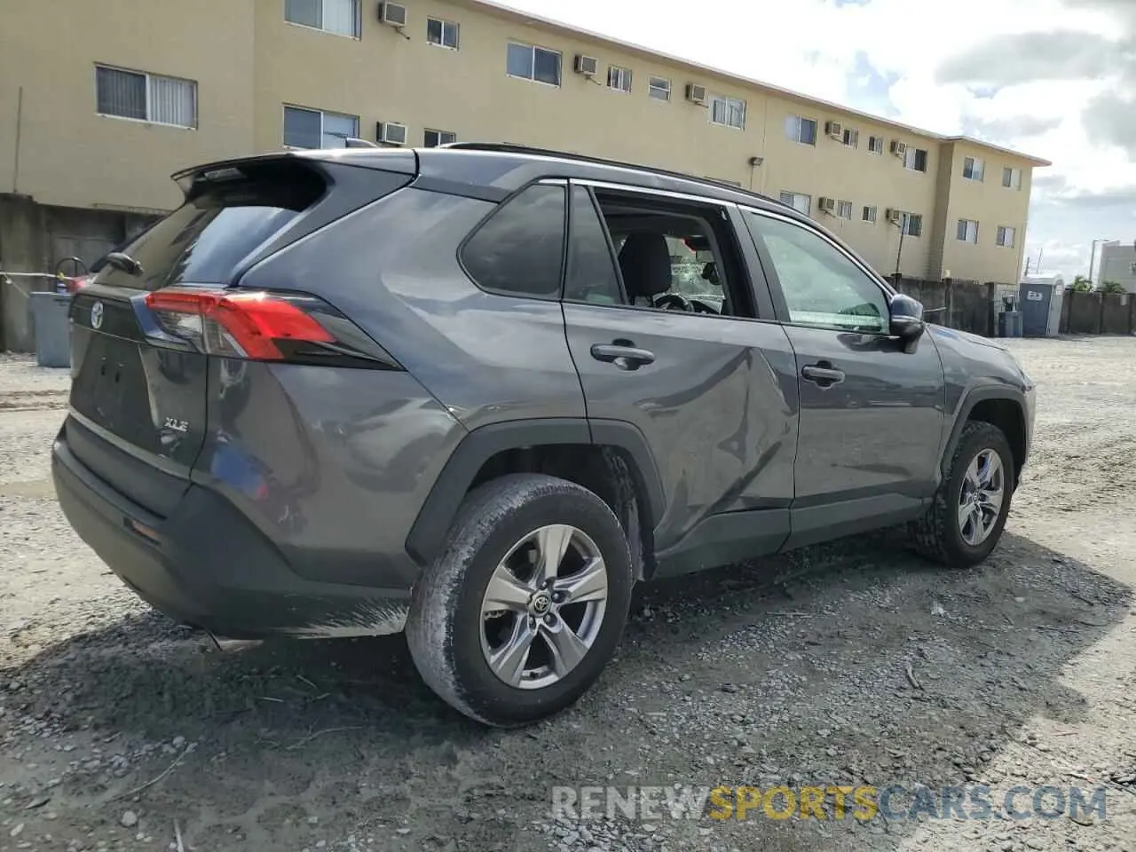 3 Фотография поврежденного автомобиля 2T3W1RFV8NC203589 TOYOTA RAV4 2022
