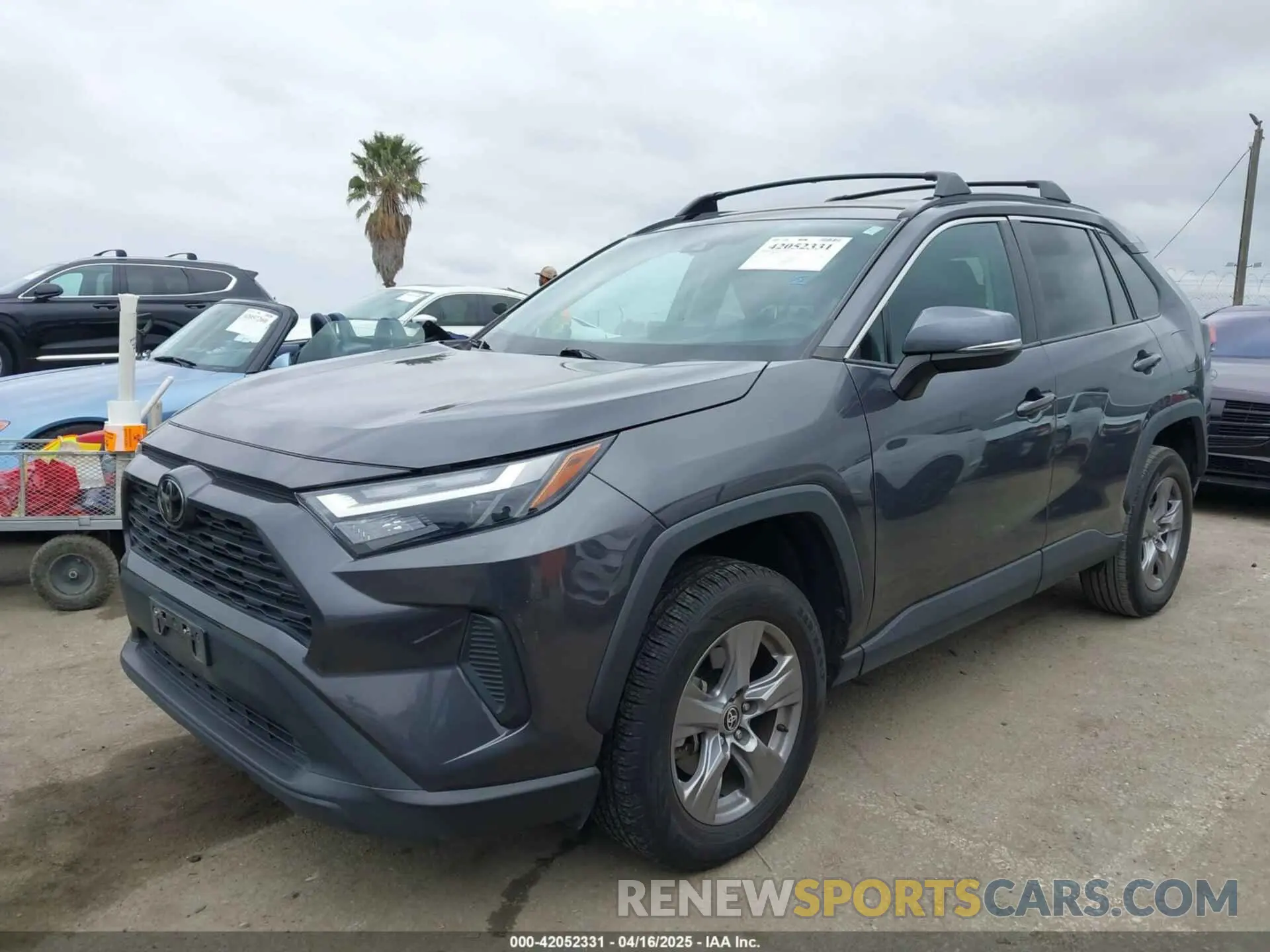2 Photograph of a damaged car 2T3W1RFV8NW190406 TOYOTA RAV4 2022