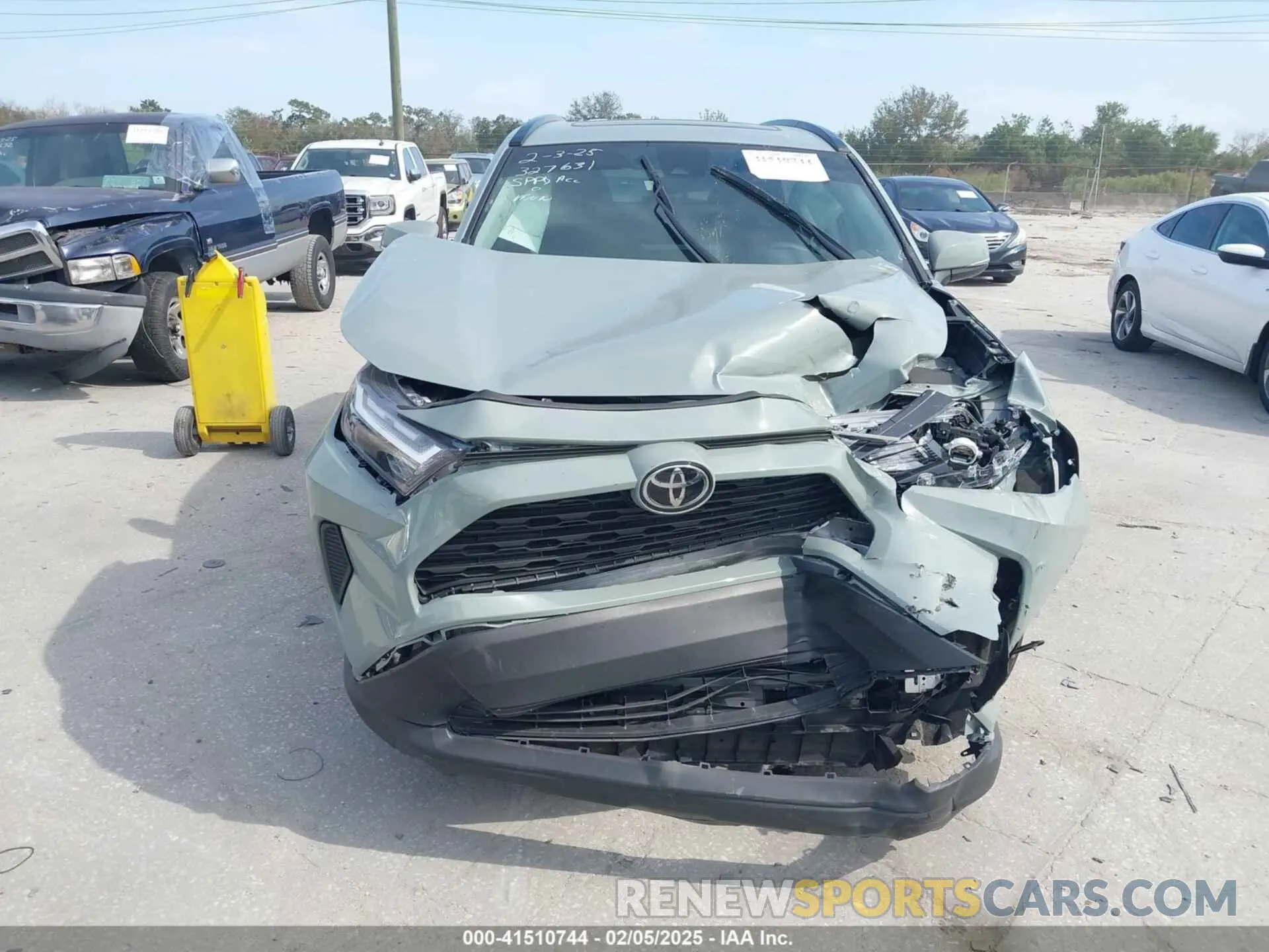 12 Photograph of a damaged car 2T3W1RFV8NW203056 TOYOTA RAV4 2022