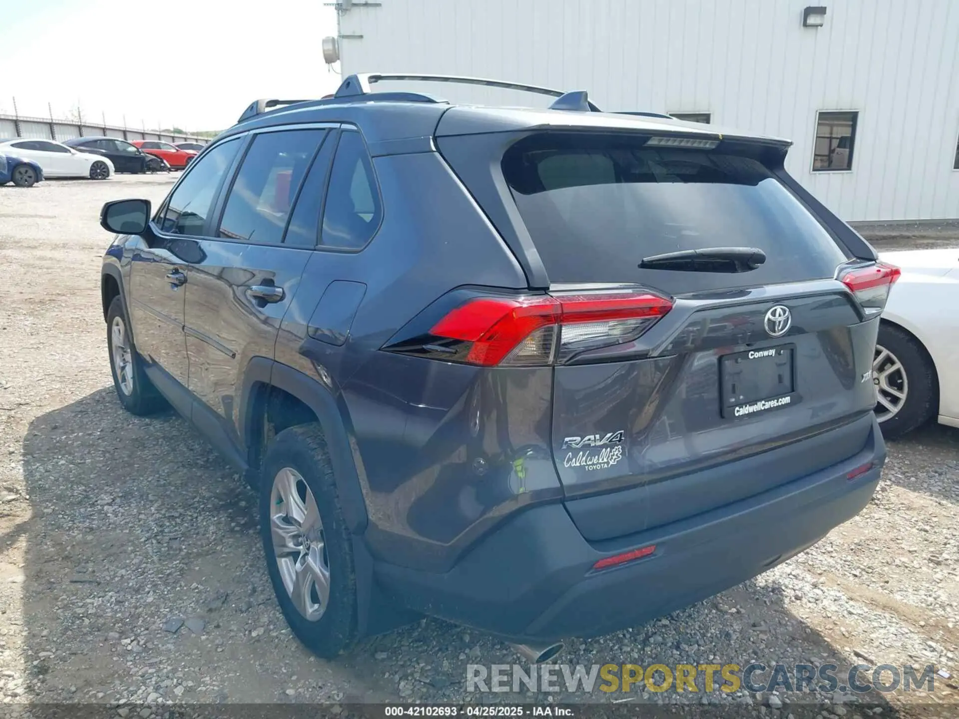 3 Фотография поврежденного автомобиля 2T3W1RFV8NW219550 TOYOTA RAV4 2022