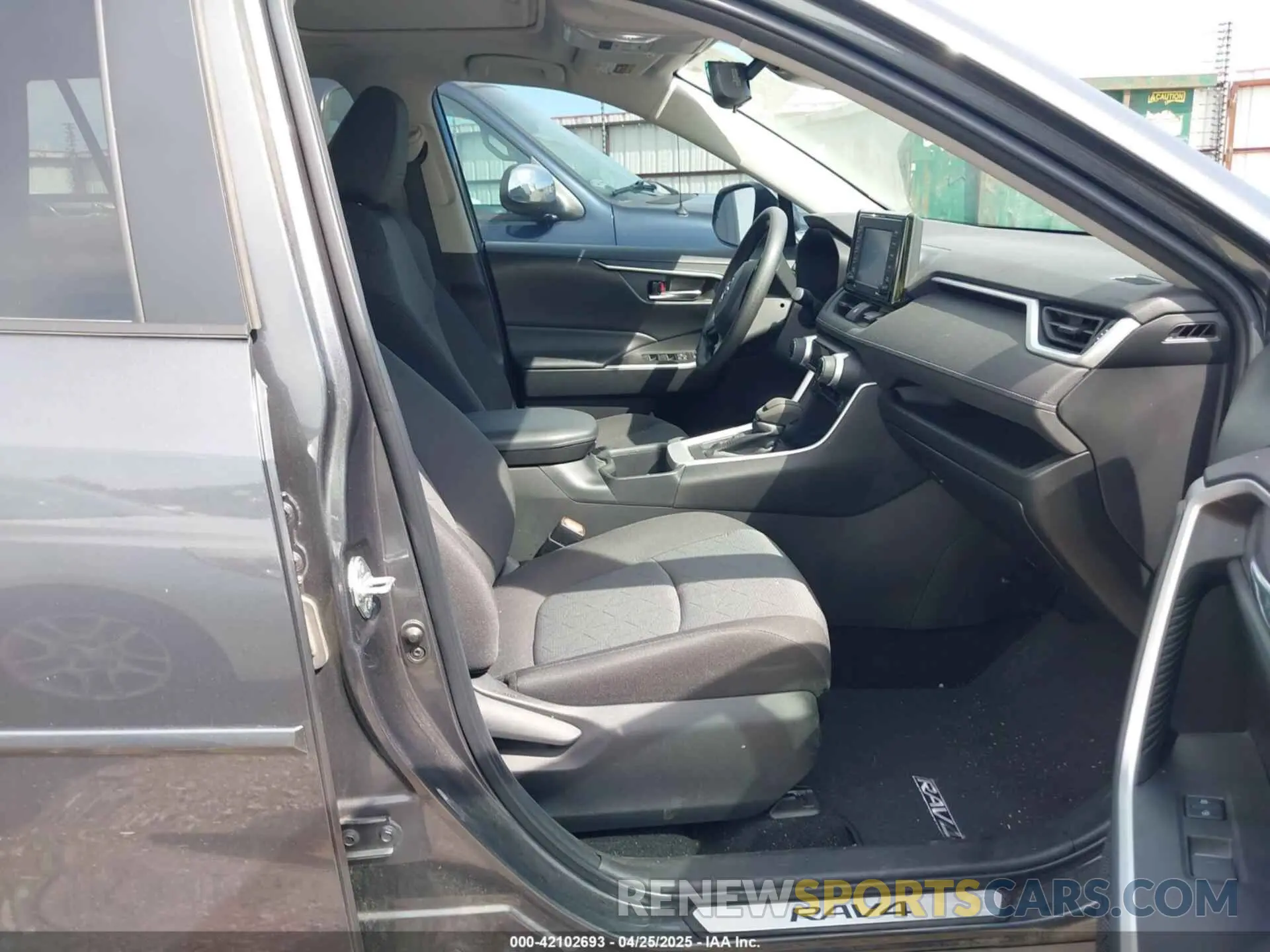 5 Фотография поврежденного автомобиля 2T3W1RFV8NW219550 TOYOTA RAV4 2022