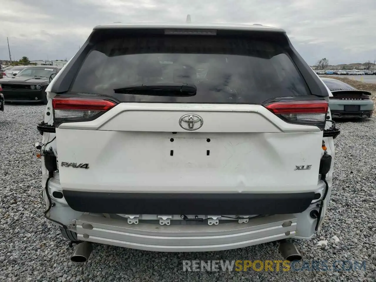 6 Photograph of a damaged car 2T3W1RFV9NC175110 TOYOTA RAV4 2022