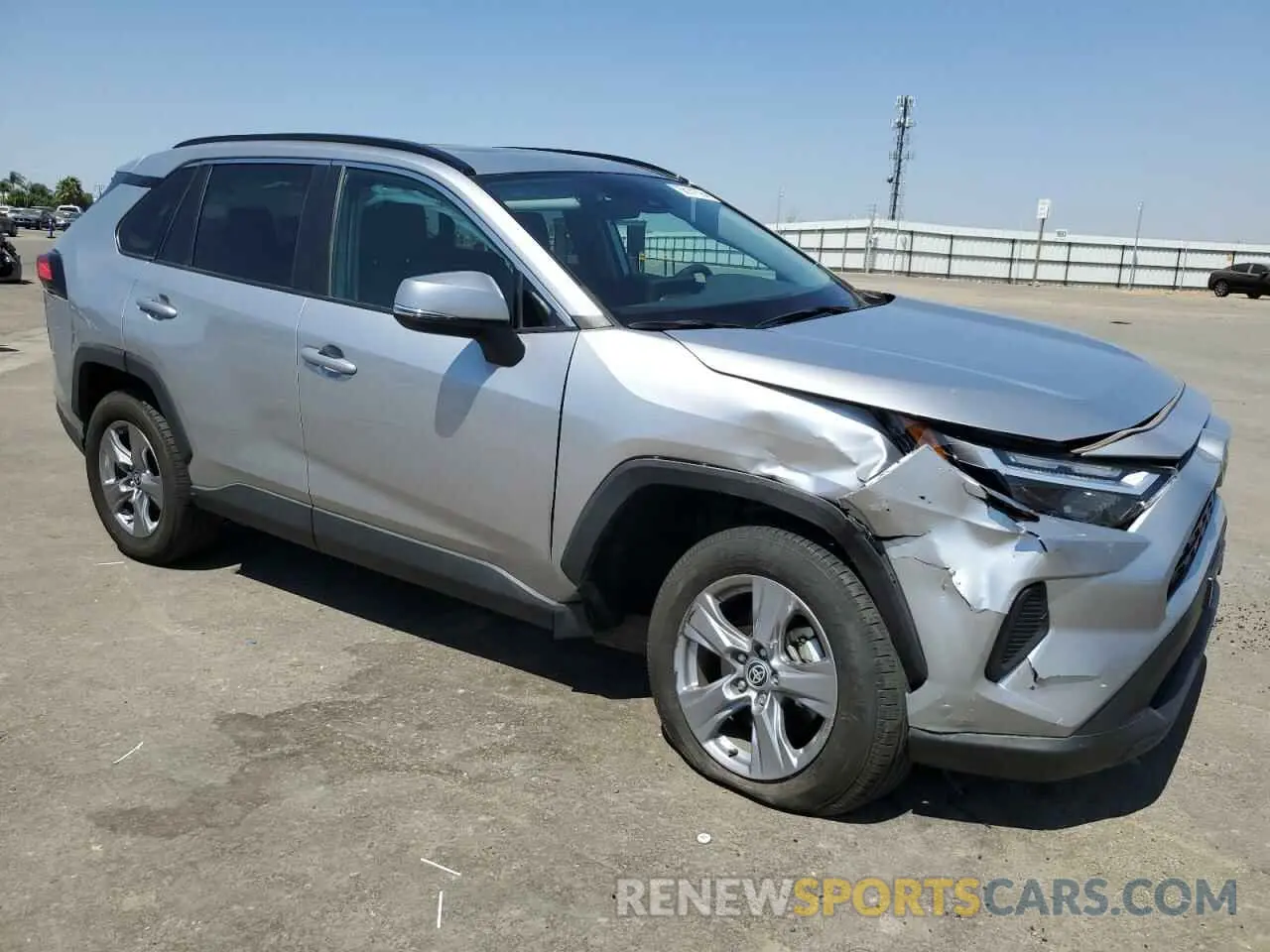 4 Photograph of a damaged car 2T3W1RFVXNC202590 TOYOTA RAV4 2022