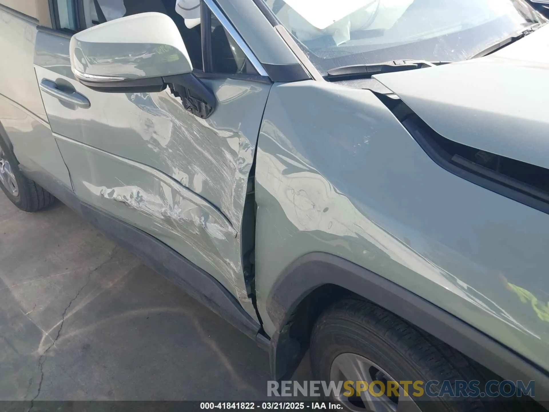 12 Photograph of a damaged car 2T3W1RFVXNW186938 TOYOTA RAV4 2022