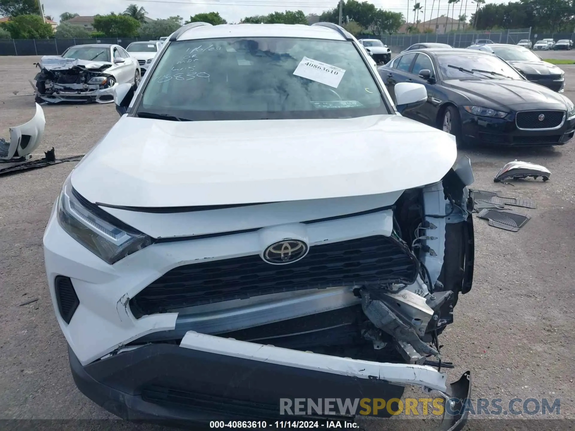 13 Photograph of a damaged car 2T3W1RFVXNW190830 TOYOTA RAV4 2022