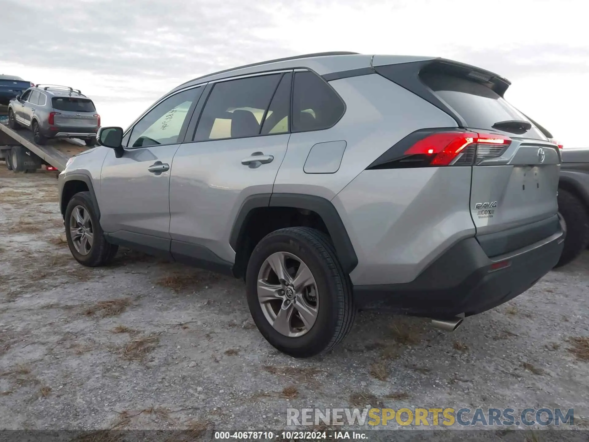 3 Photograph of a damaged car 2T3W1RFVXNW216276 TOYOTA RAV4 2022