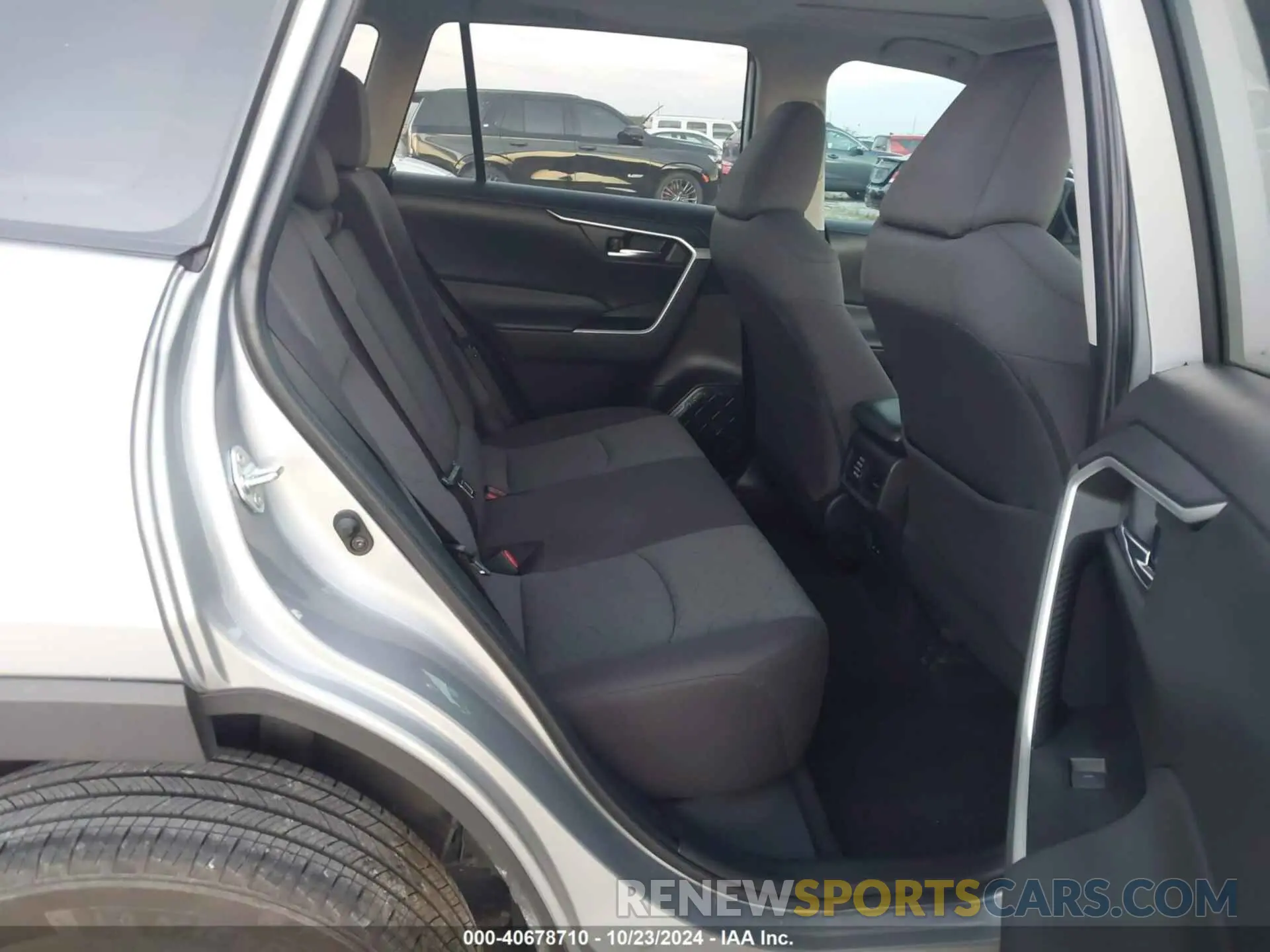 8 Photograph of a damaged car 2T3W1RFVXNW216276 TOYOTA RAV4 2022